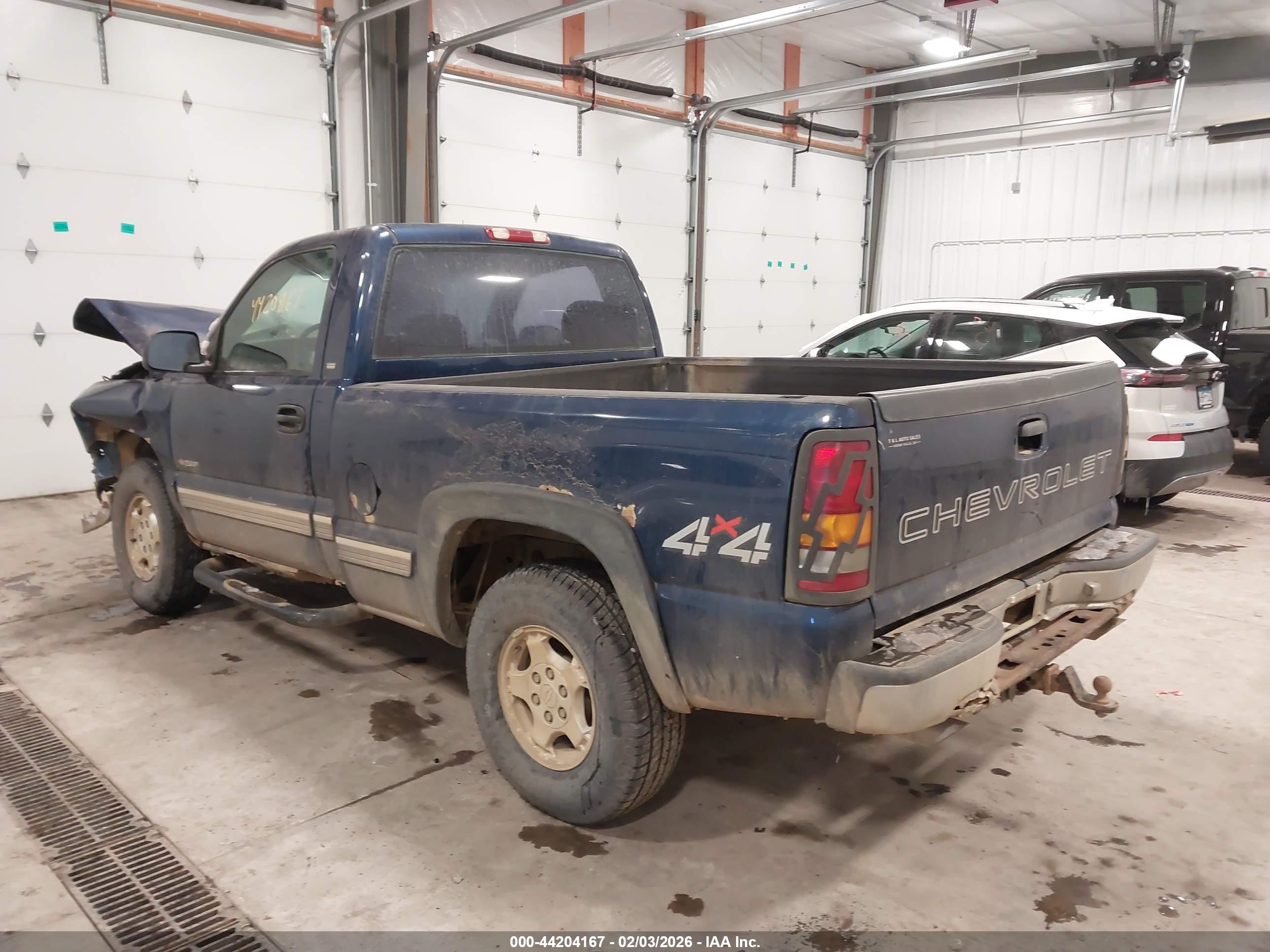 CHEVROLET SILVERADO image 3