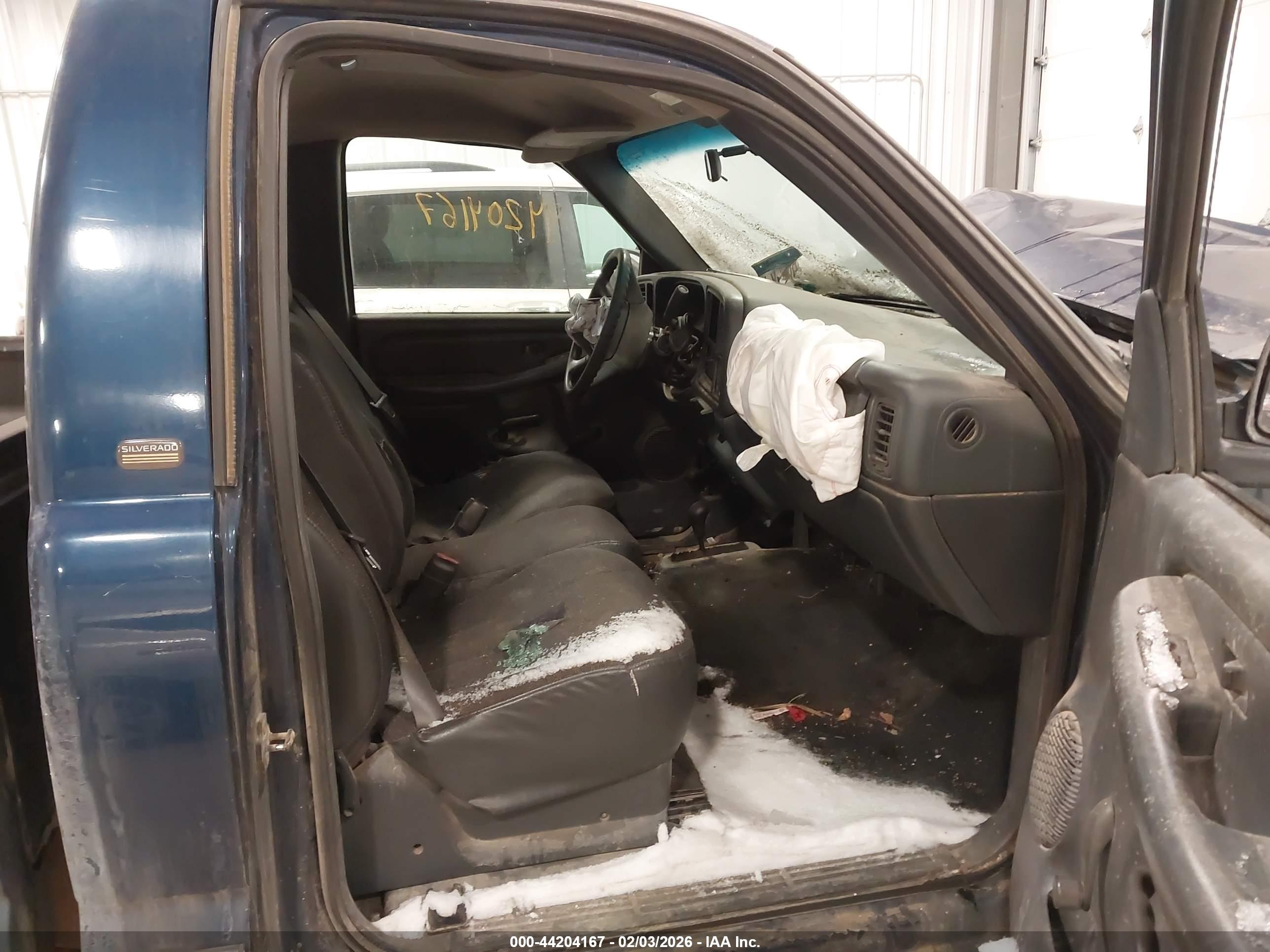 CHEVROLET SILVERADO image 5