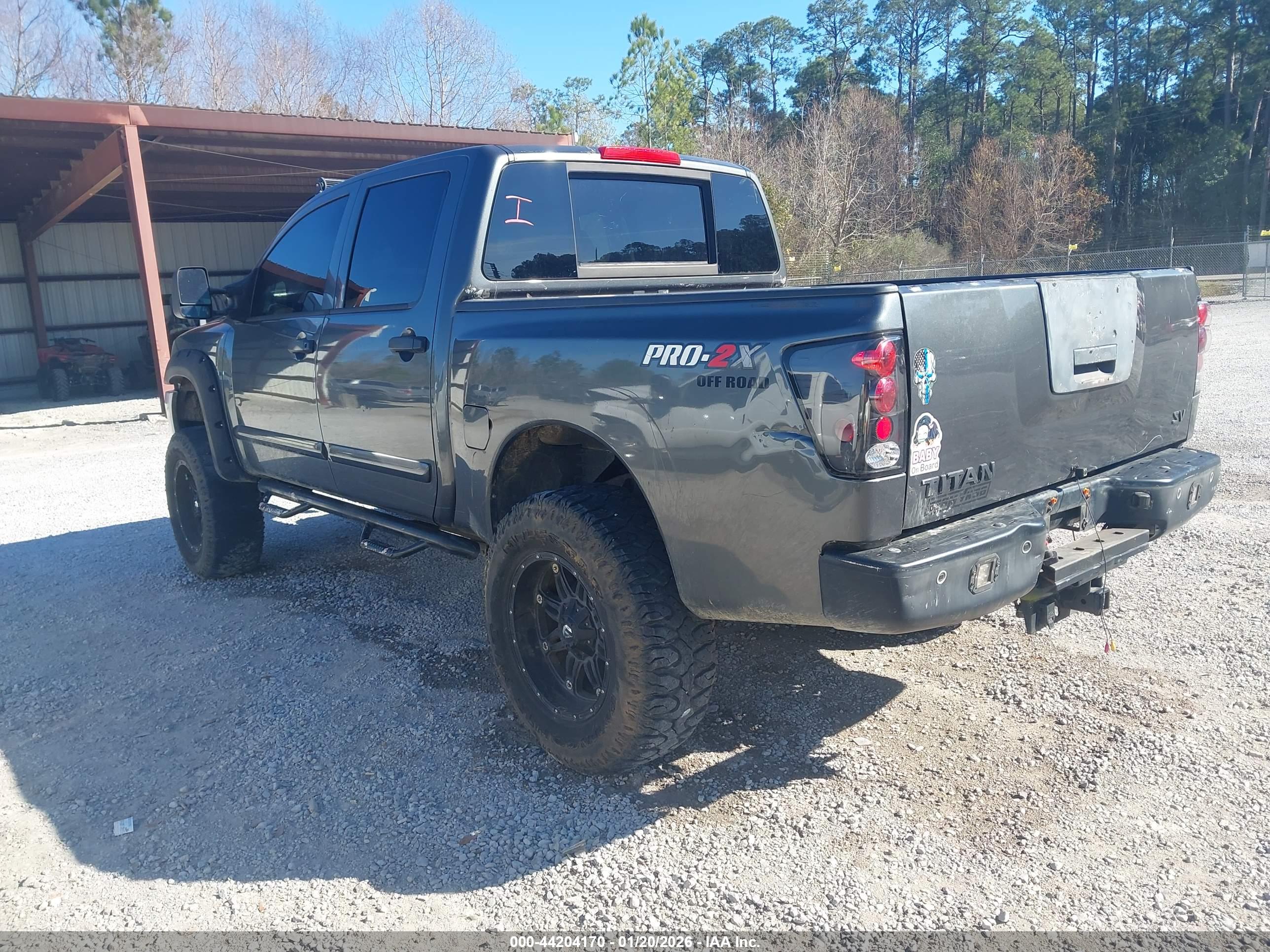 NISSAN TITAN image 3