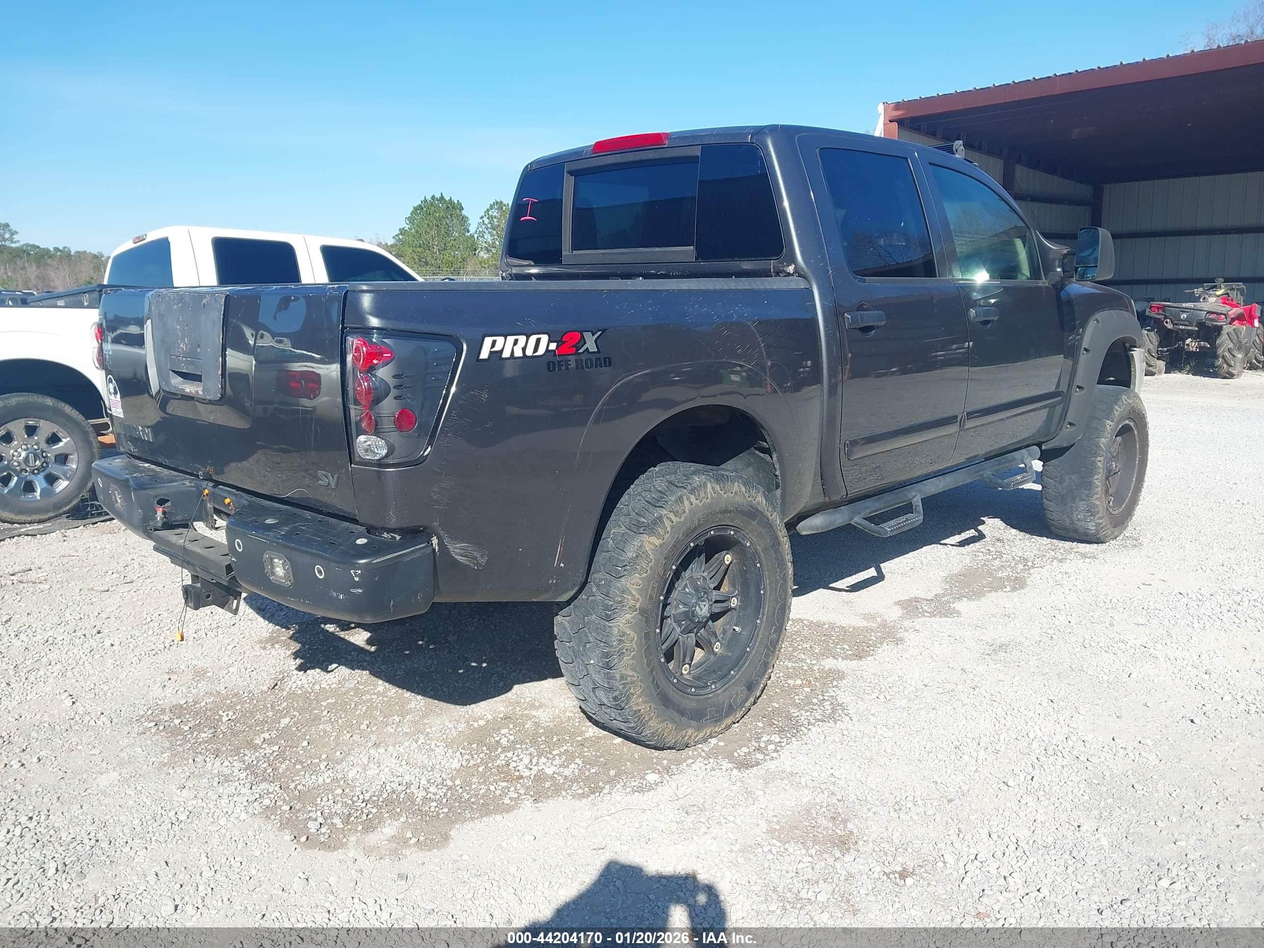 NISSAN TITAN image 4