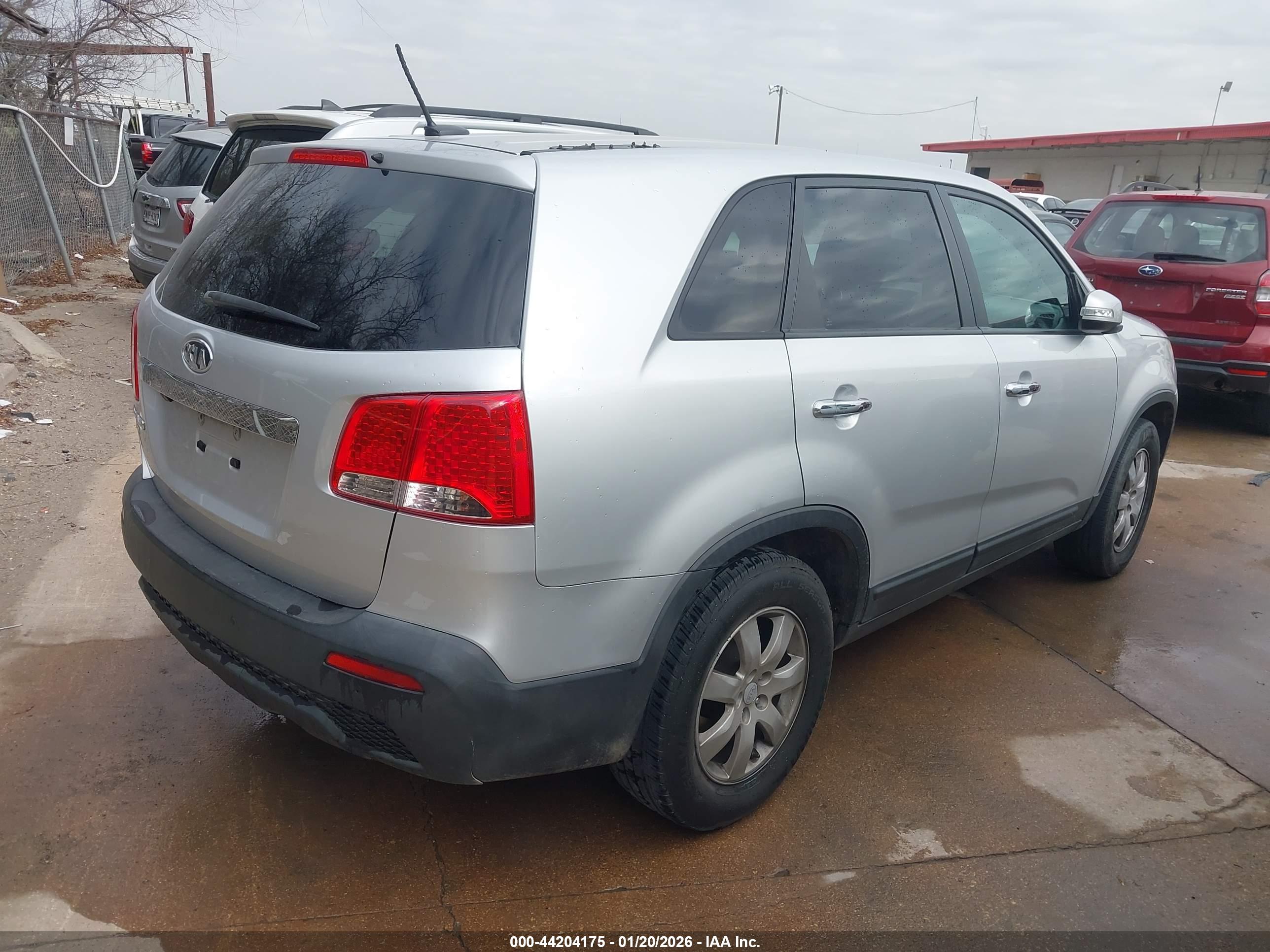 KIA SORENTO image 4