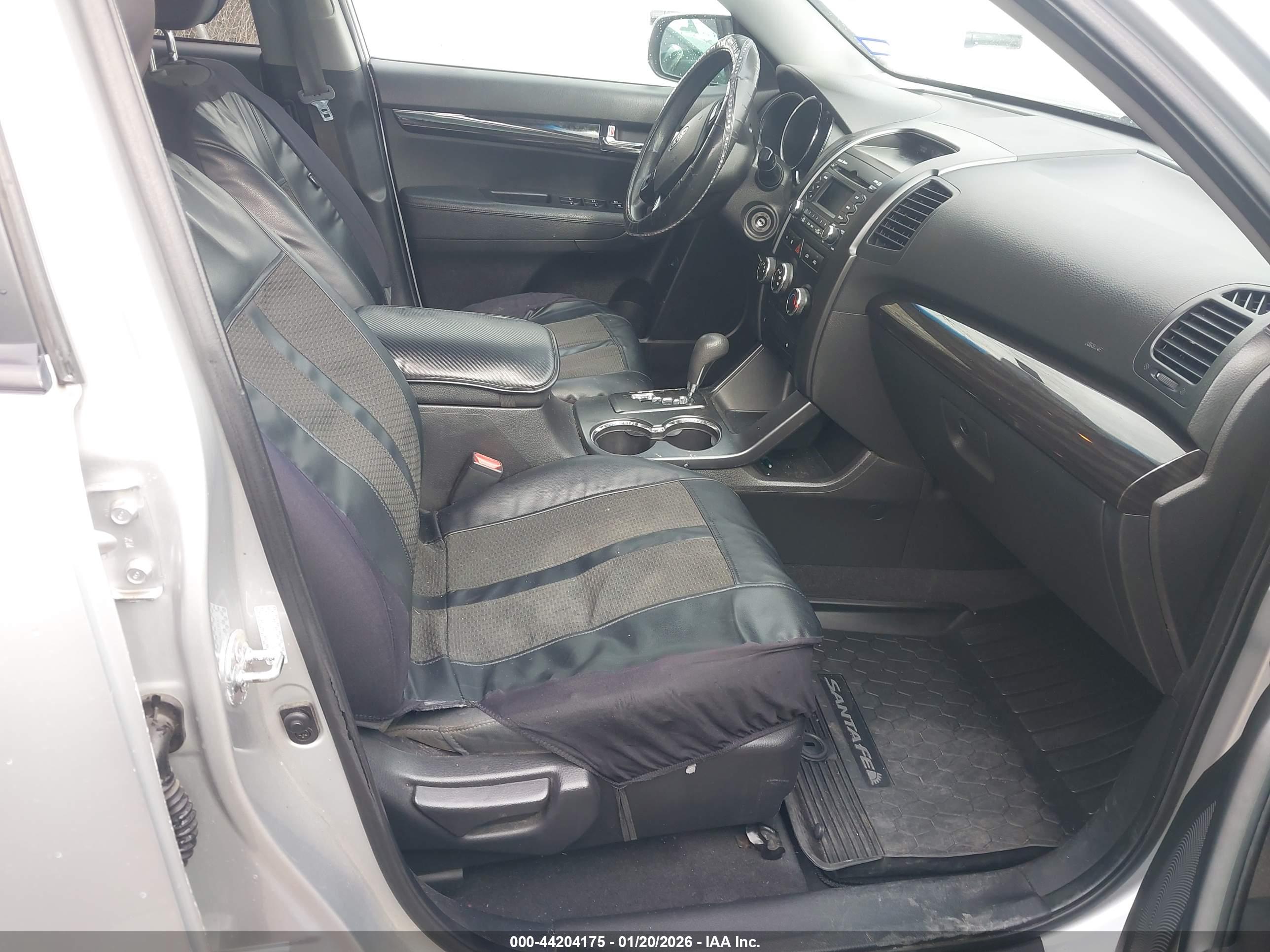 KIA SORENTO image 5