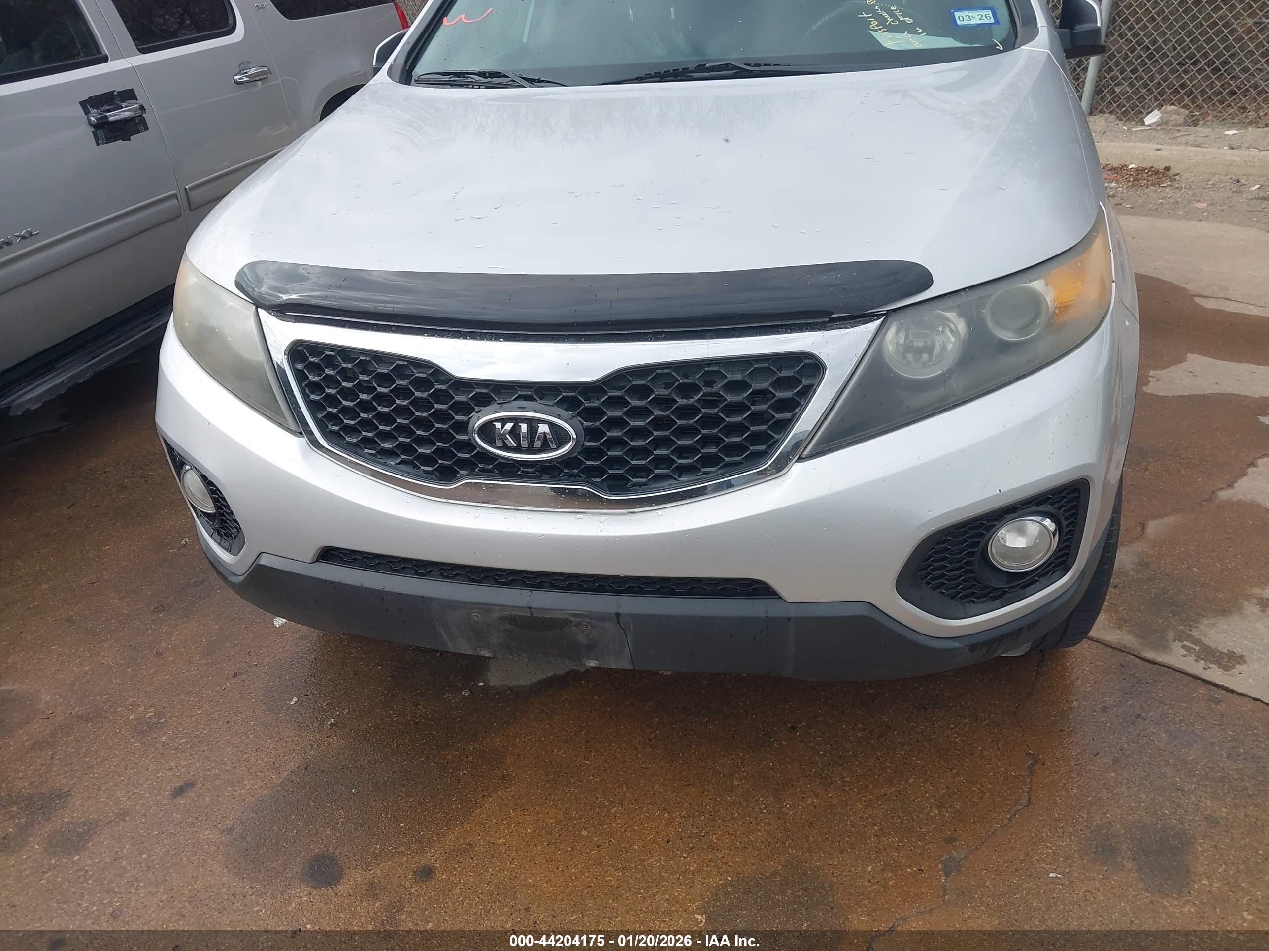 KIA SORENTO image 6