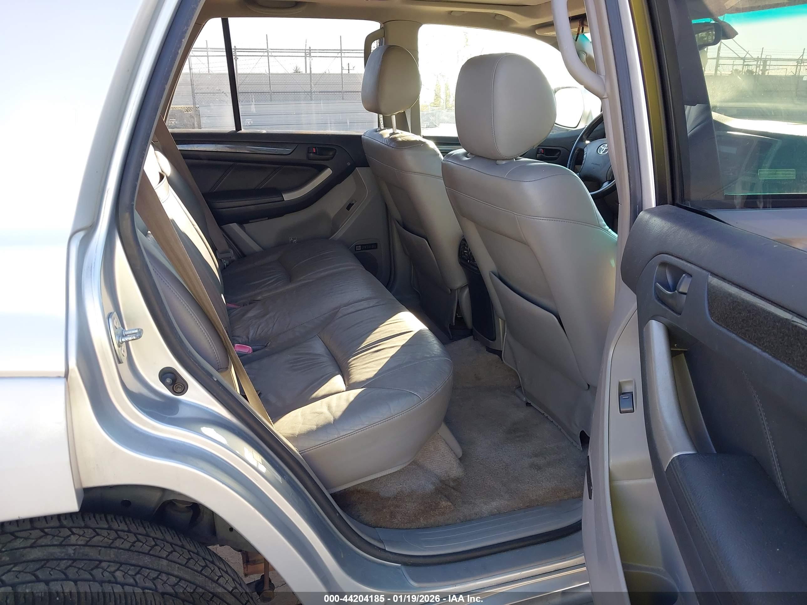 TOYOTA 4RUNNER image 8