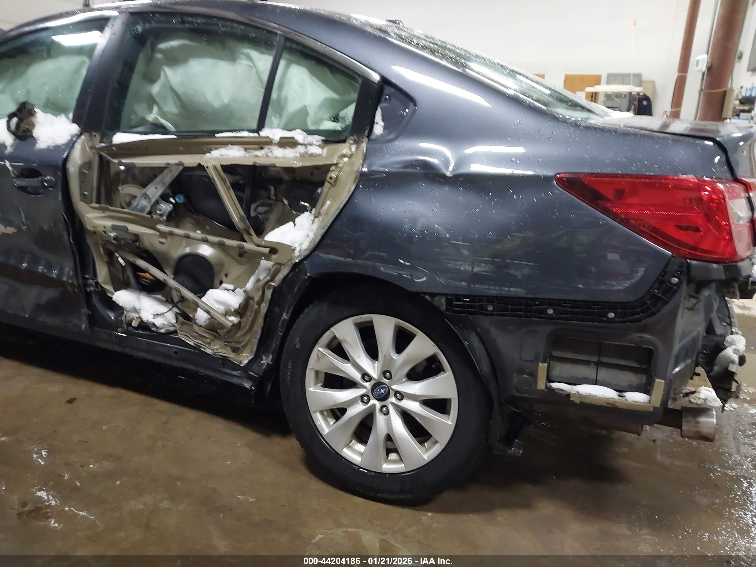 SUBARU LEGACY image 6