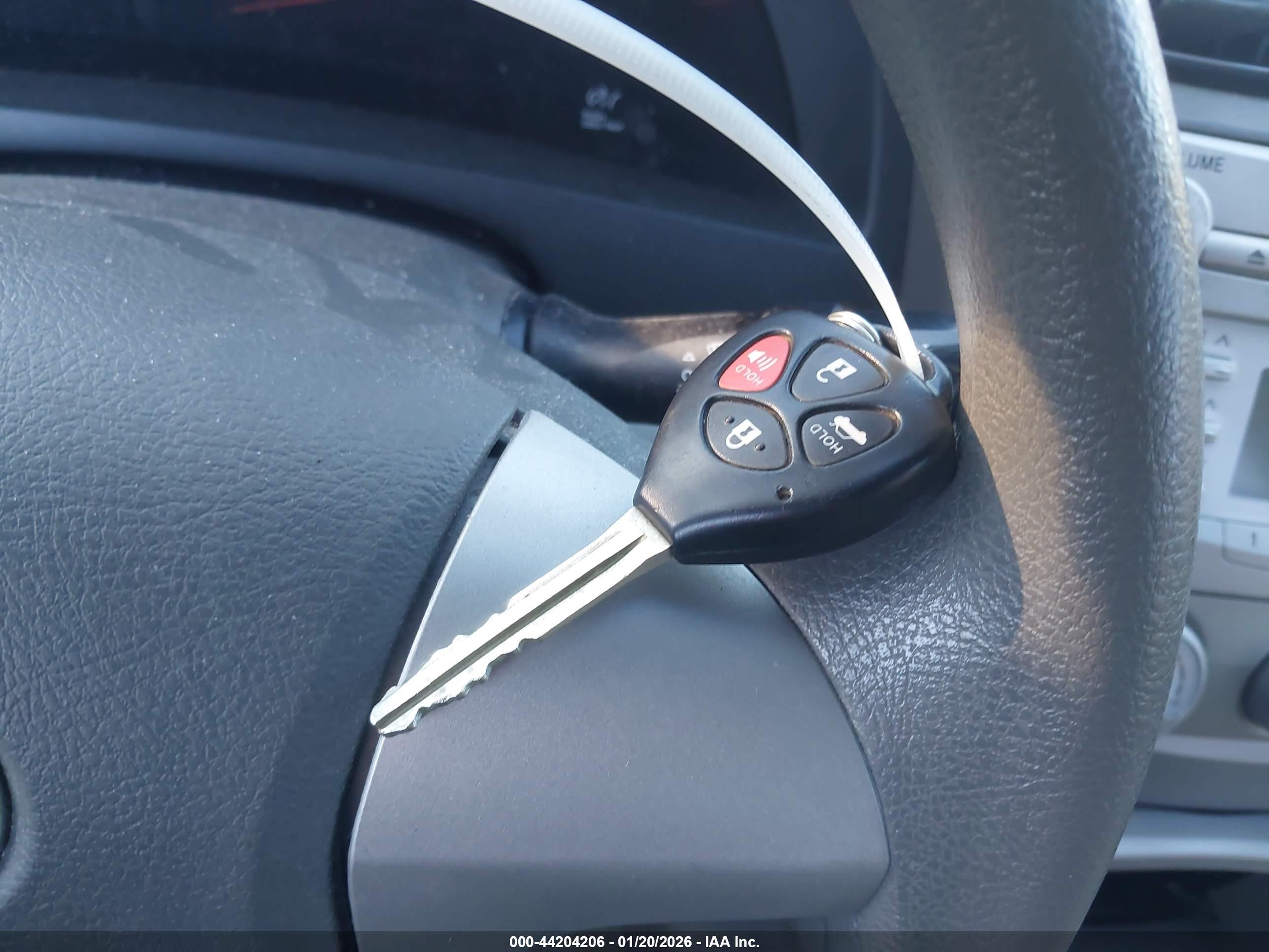 TOYOTA CAMRY image 11