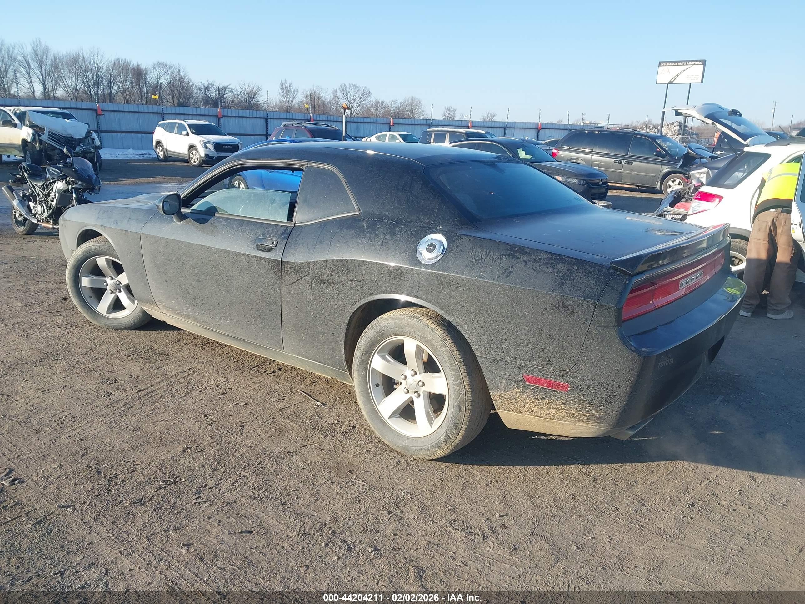 DODGE CHALLENGER image 3