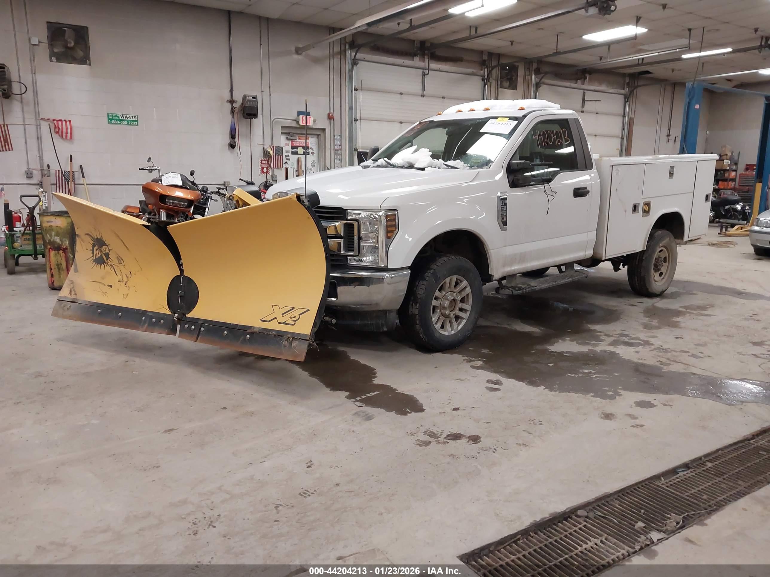 FORD F-350 image 2