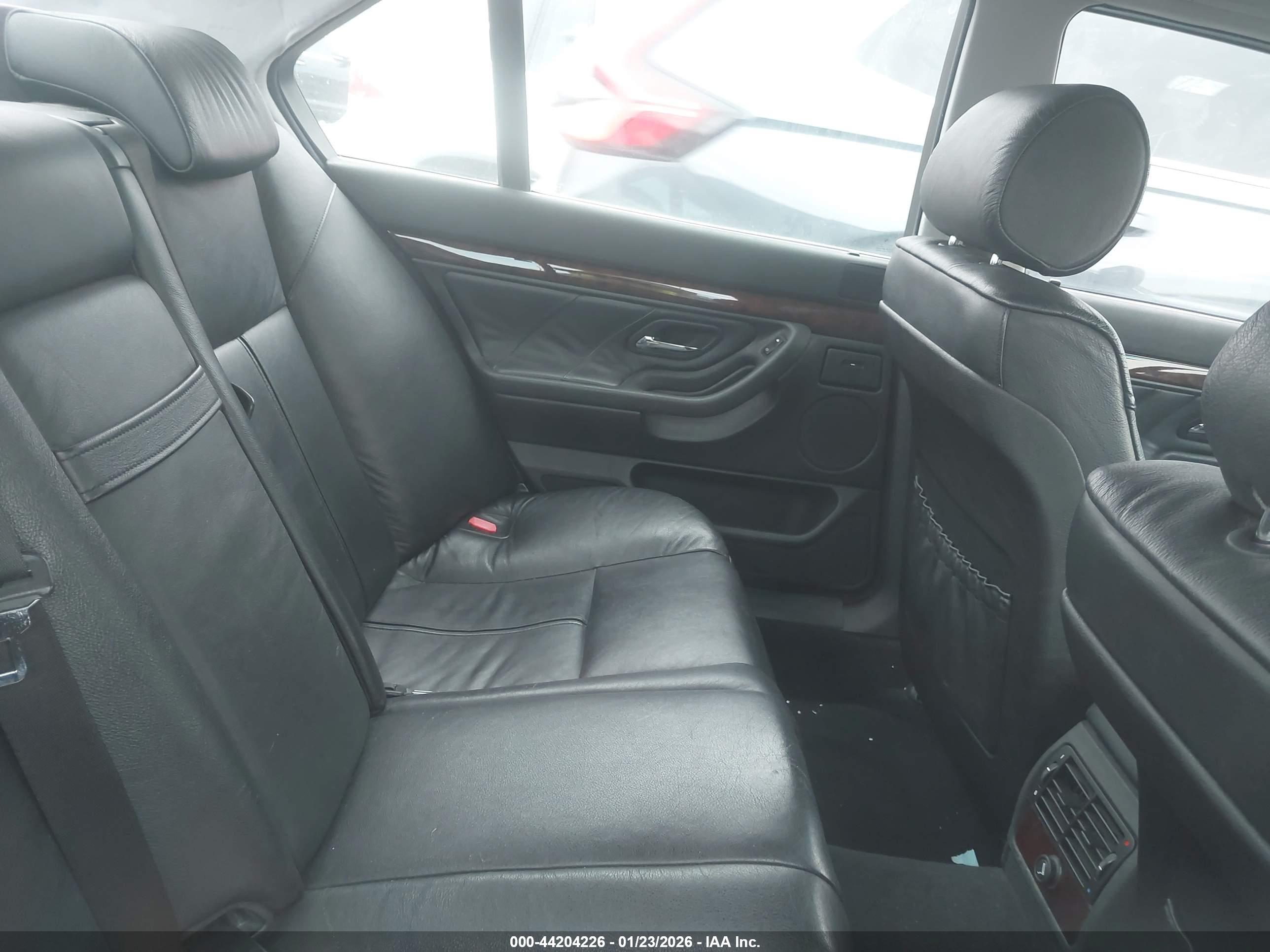 BMW 740IA image 8