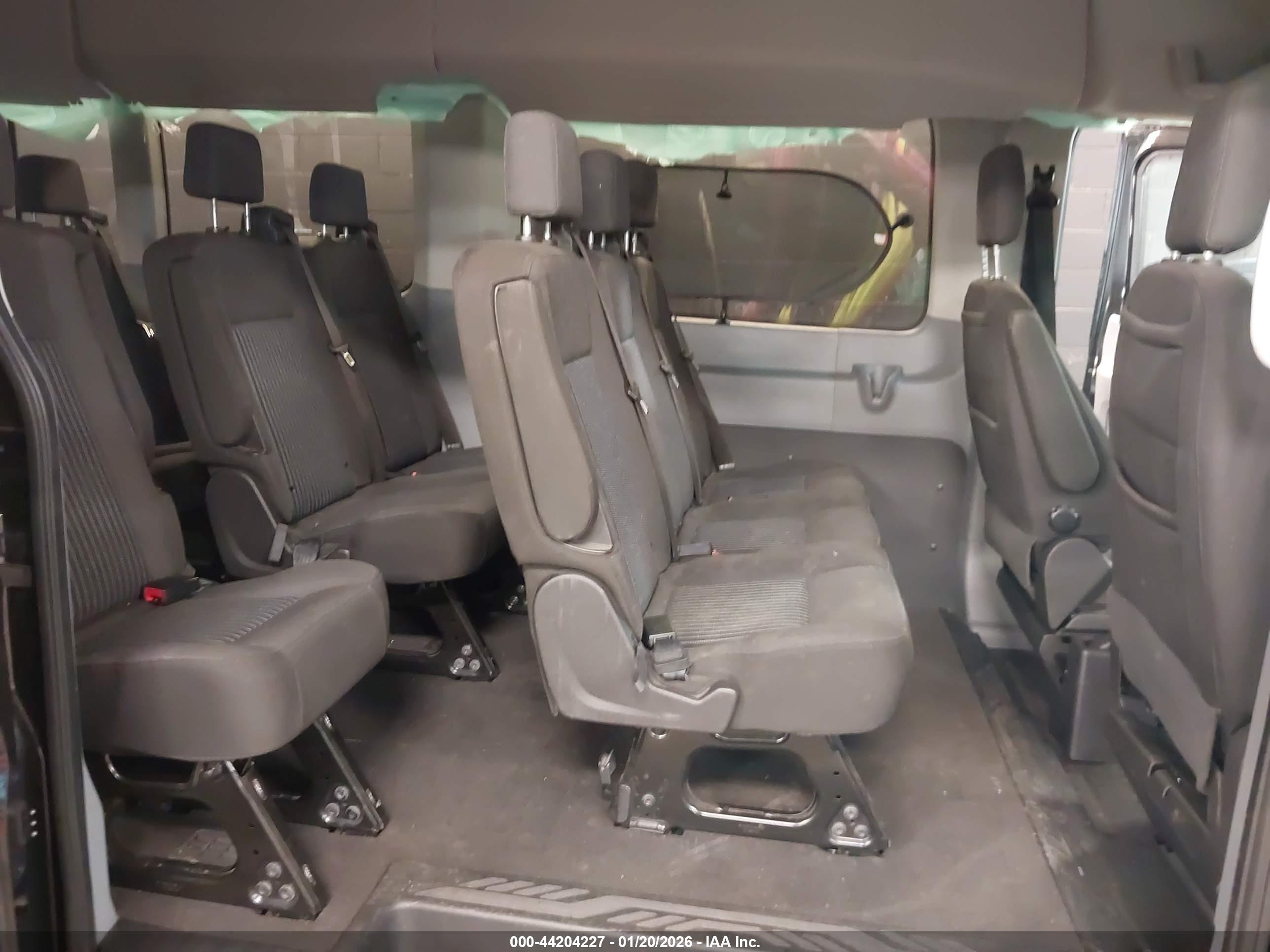 FORD TRANSIT-350 image 8