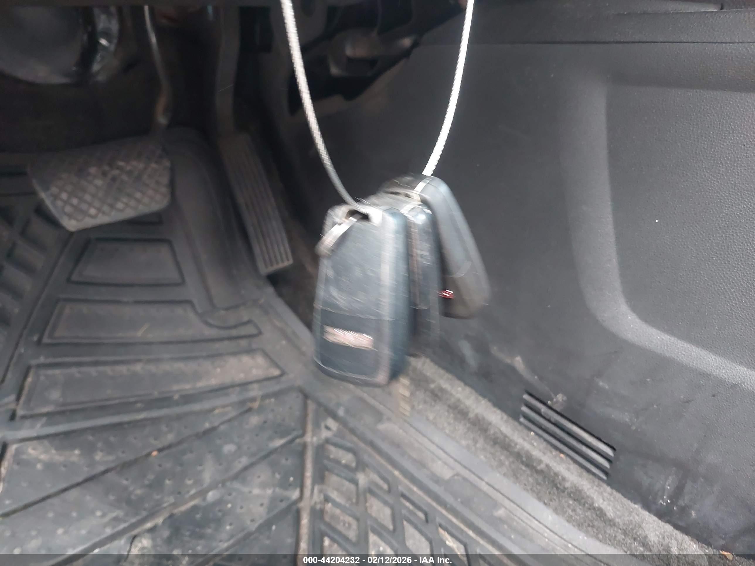 GMC TERRAIN image 11