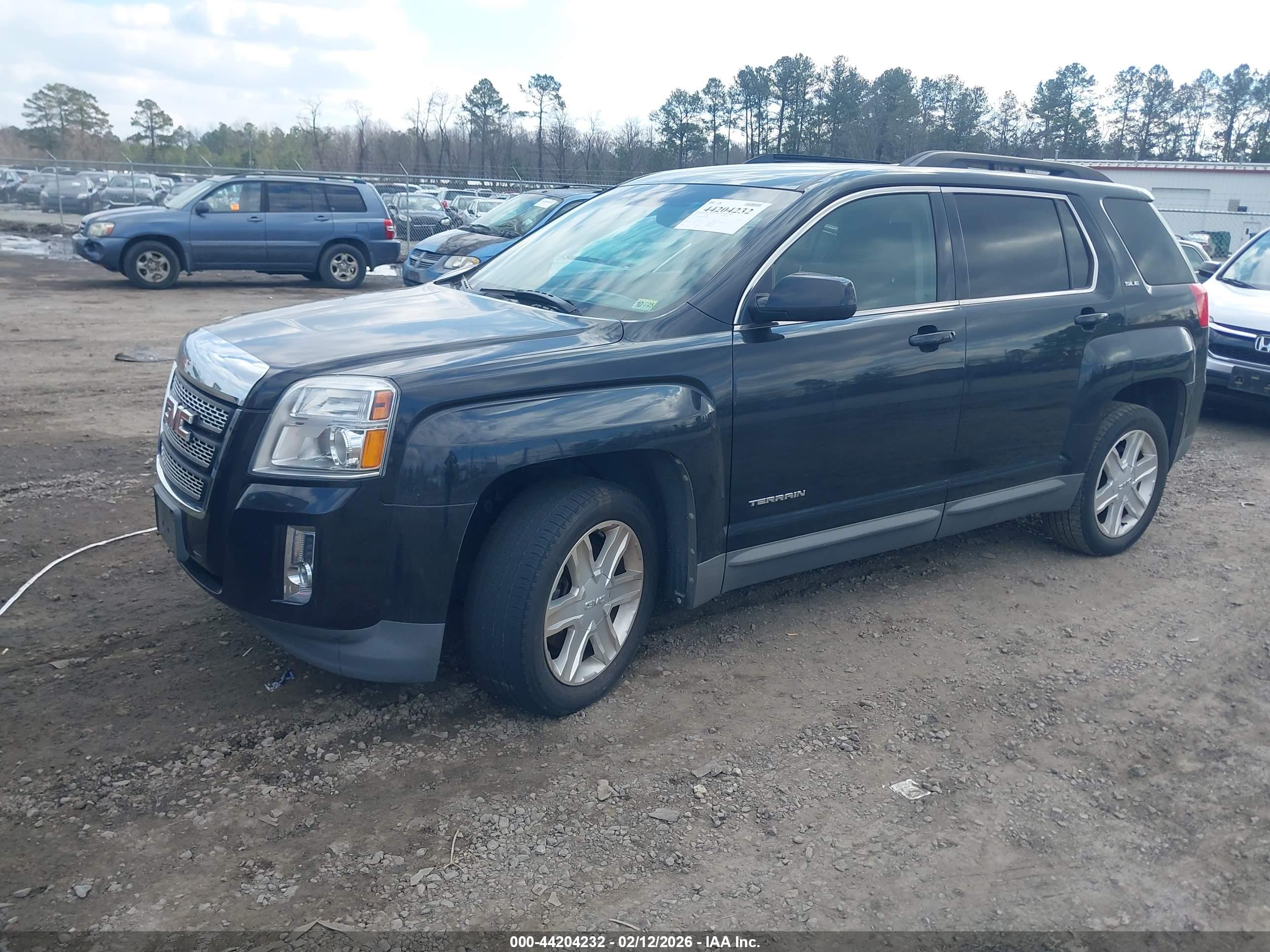 GMC TERRAIN image 2