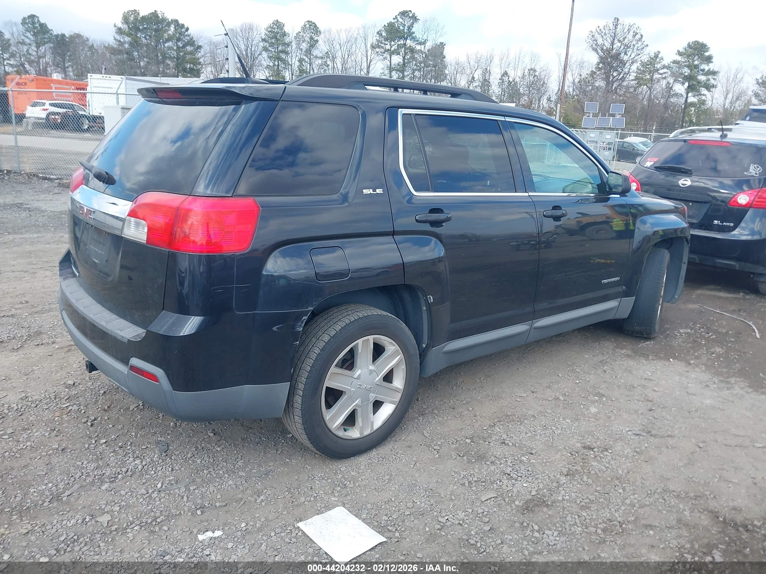 GMC TERRAIN image 4