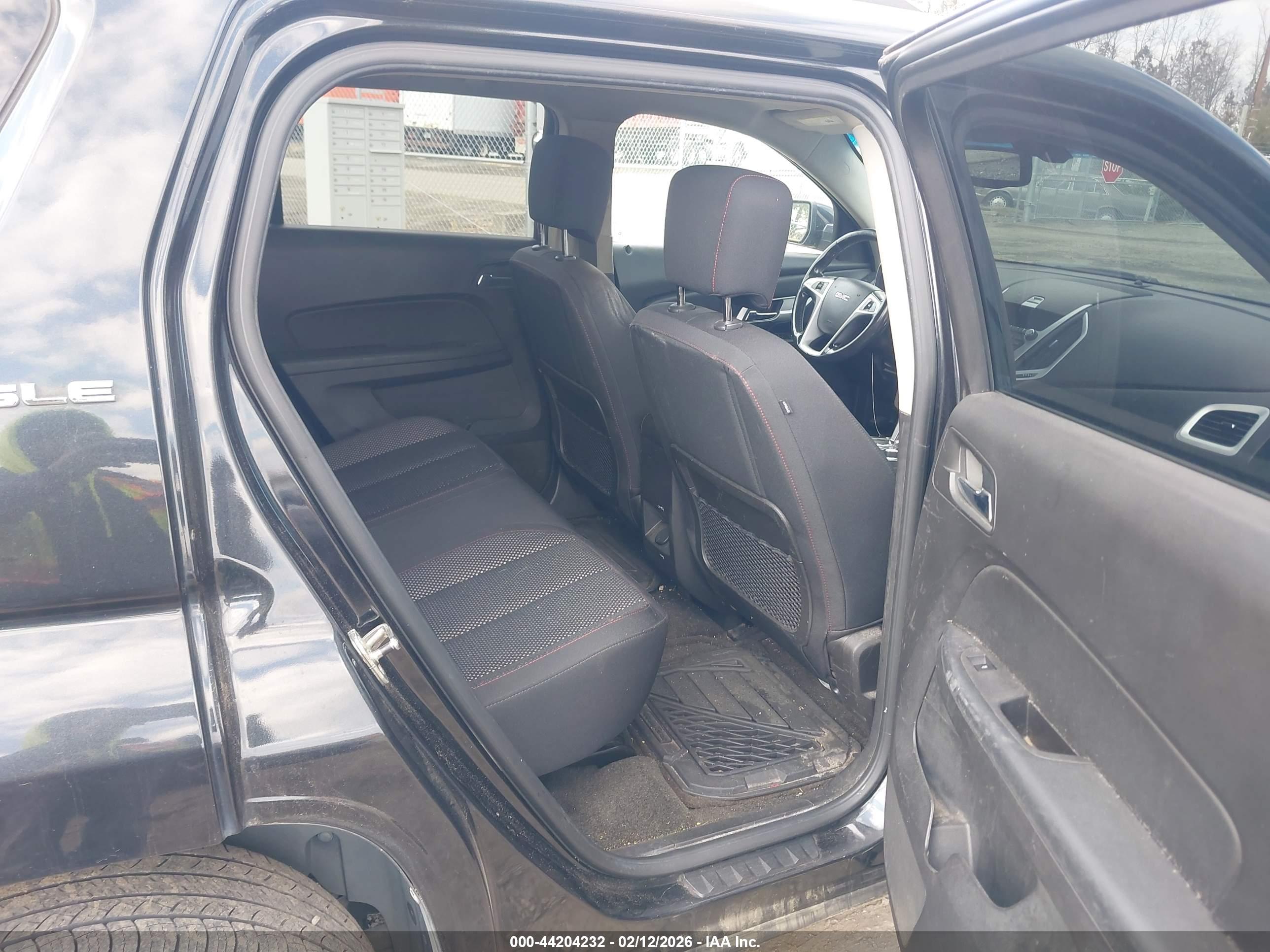GMC TERRAIN image 8