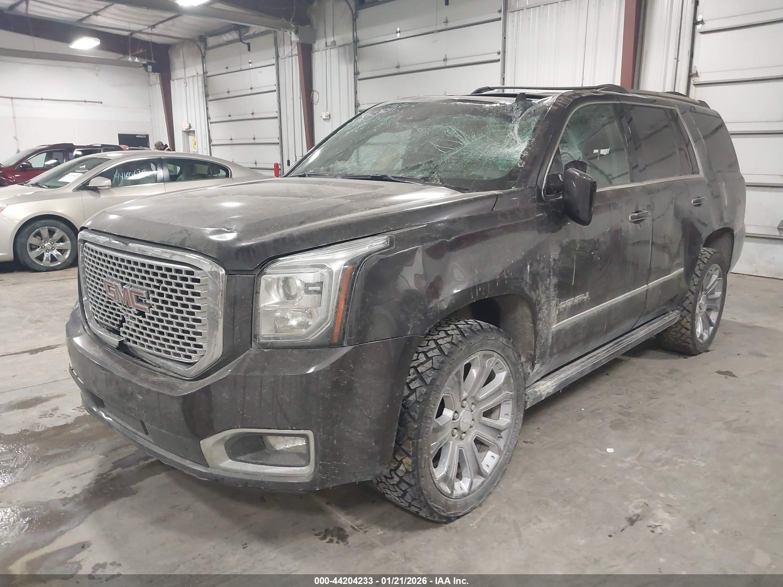 GMC YUKON image 2
