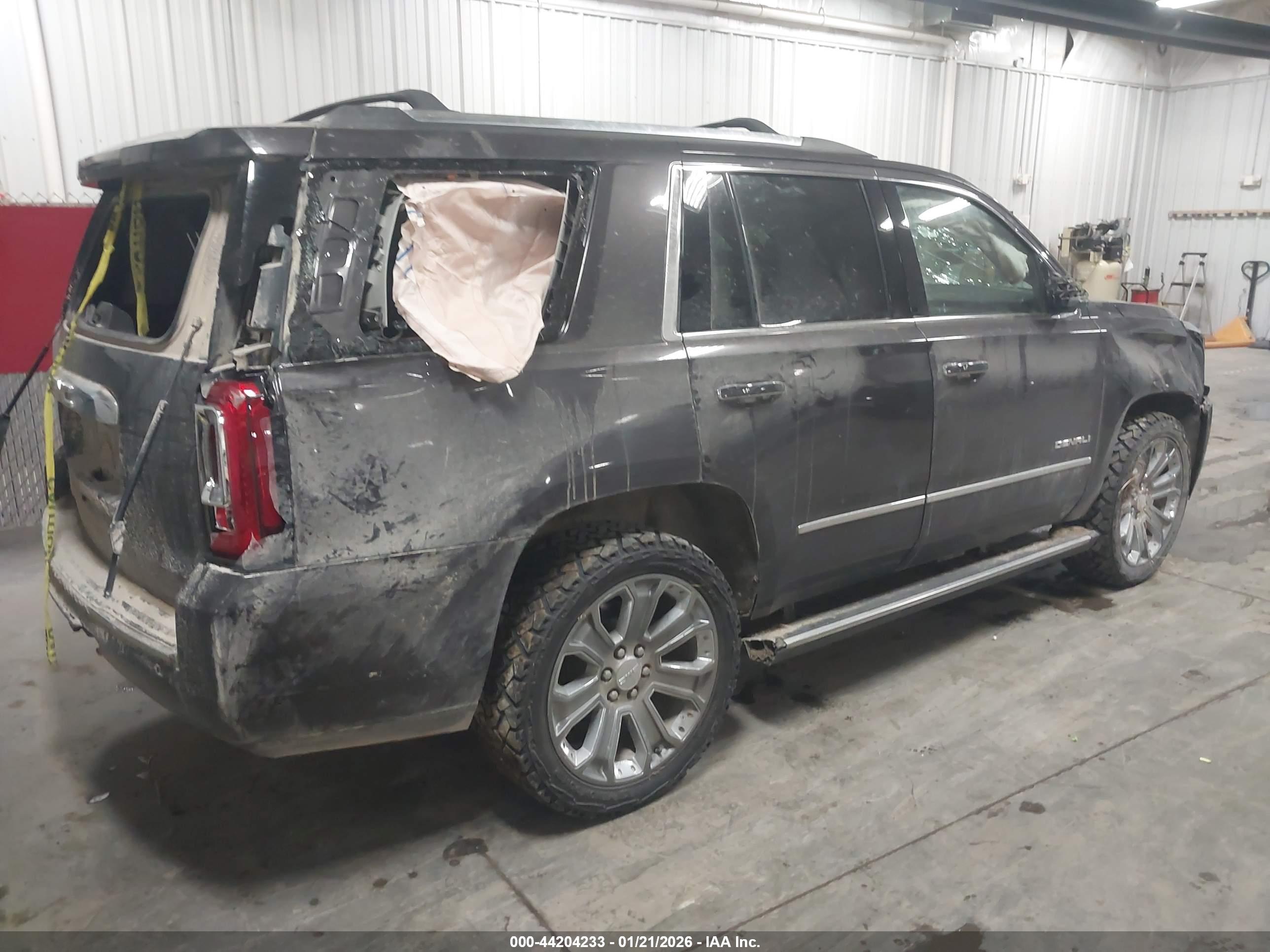 GMC YUKON image 4