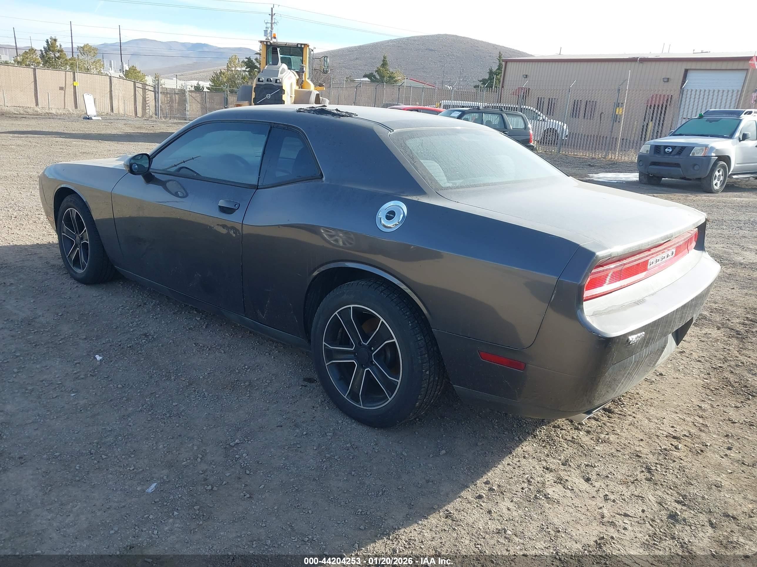 DODGE CHALLENGER image 3