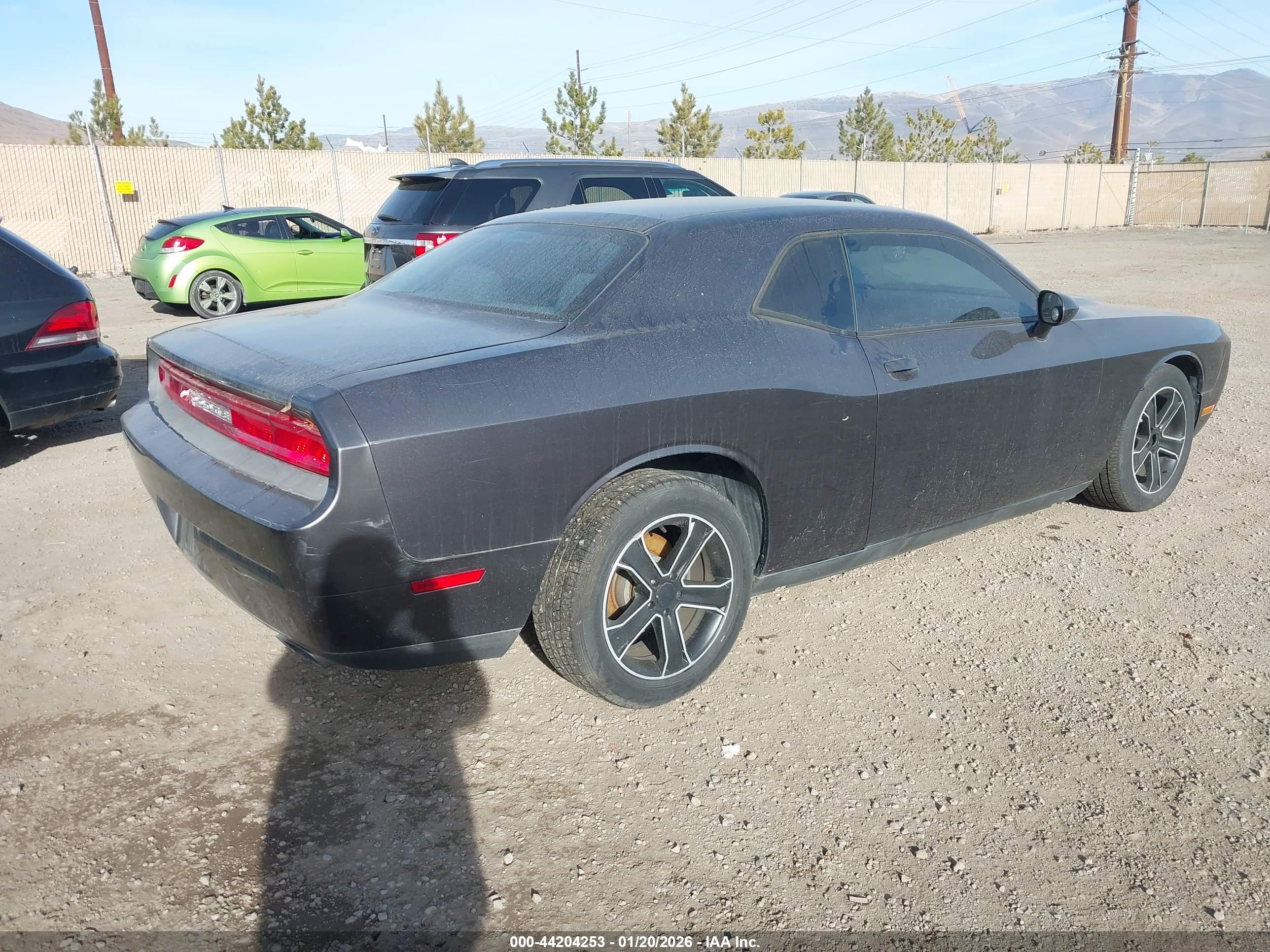 DODGE CHALLENGER image 4