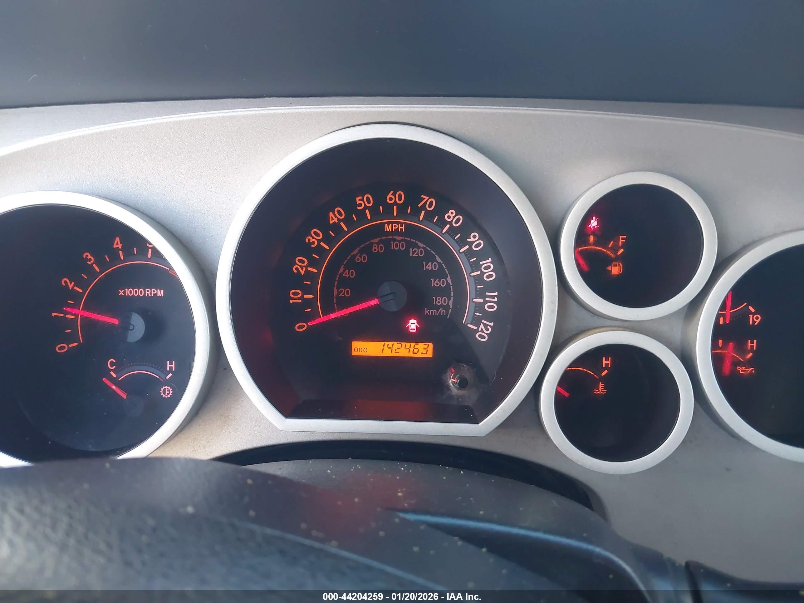 TOYOTA SEQUOIA image 7