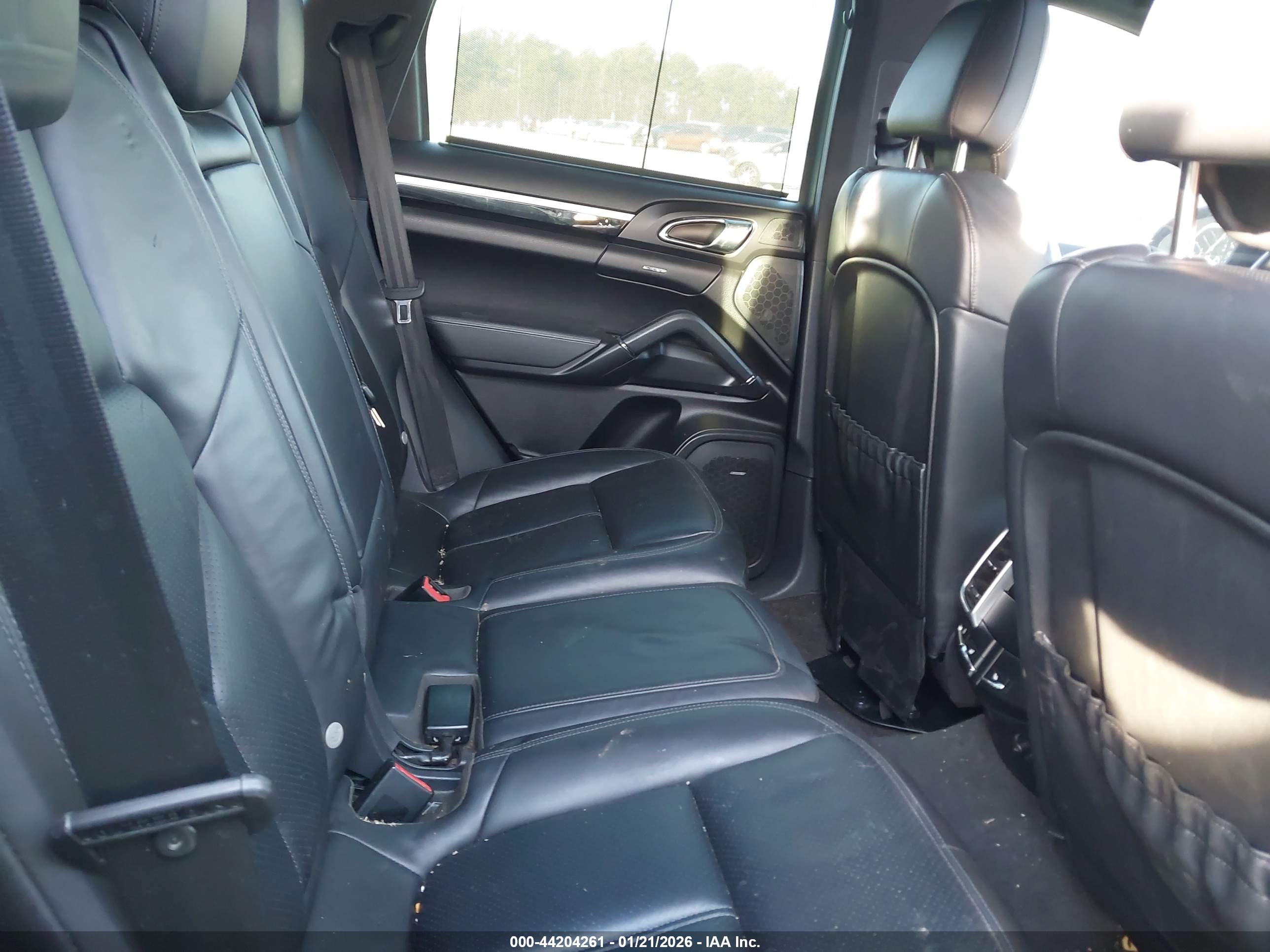 PORSCHE CAYENNE image 8