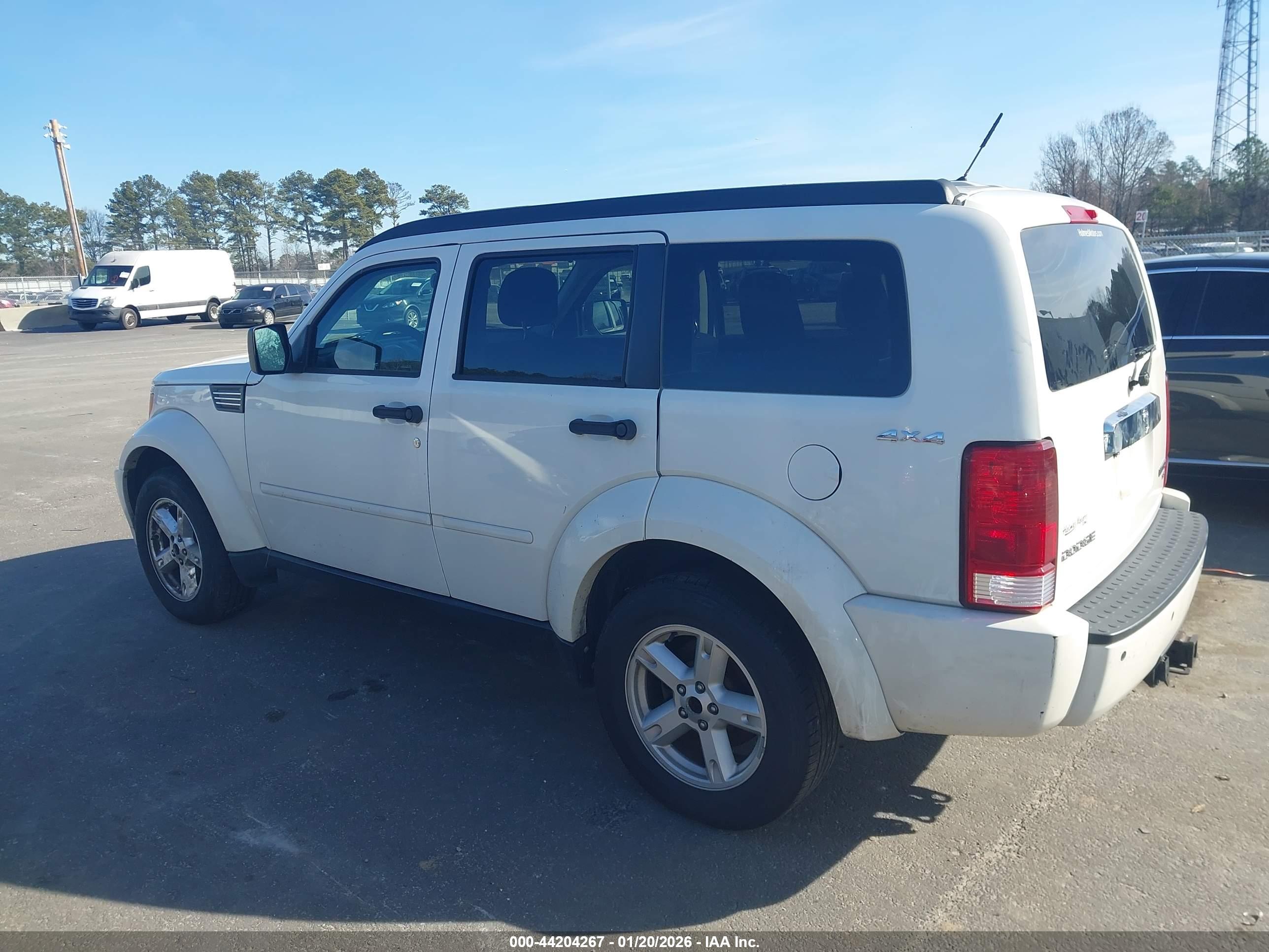 DODGE NITRO image 3