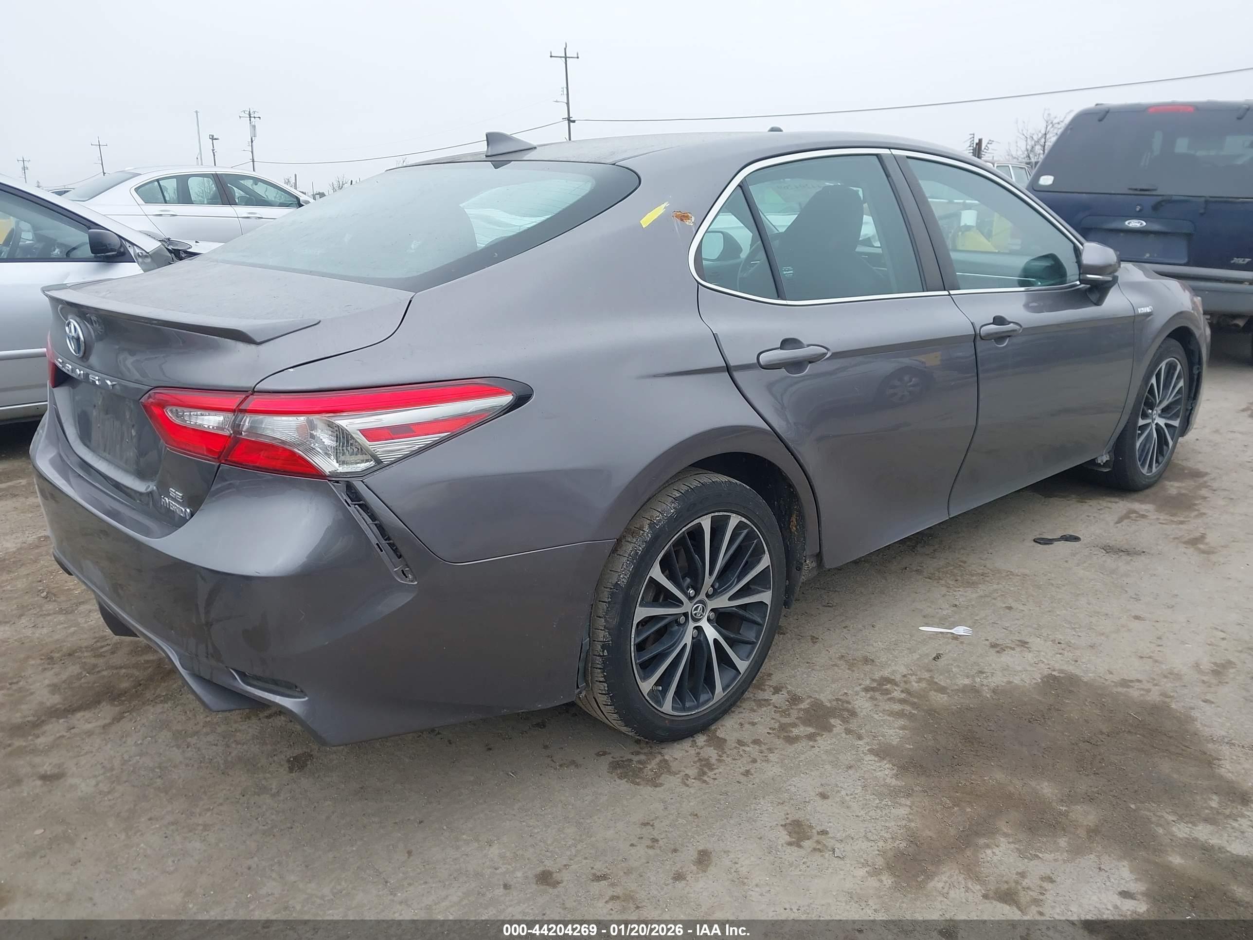 TOYOTA CAMRY image 4