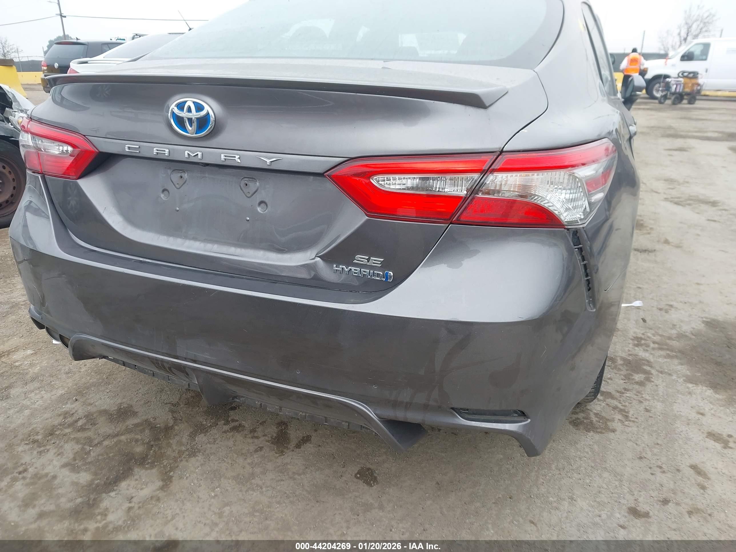 TOYOTA CAMRY image 6