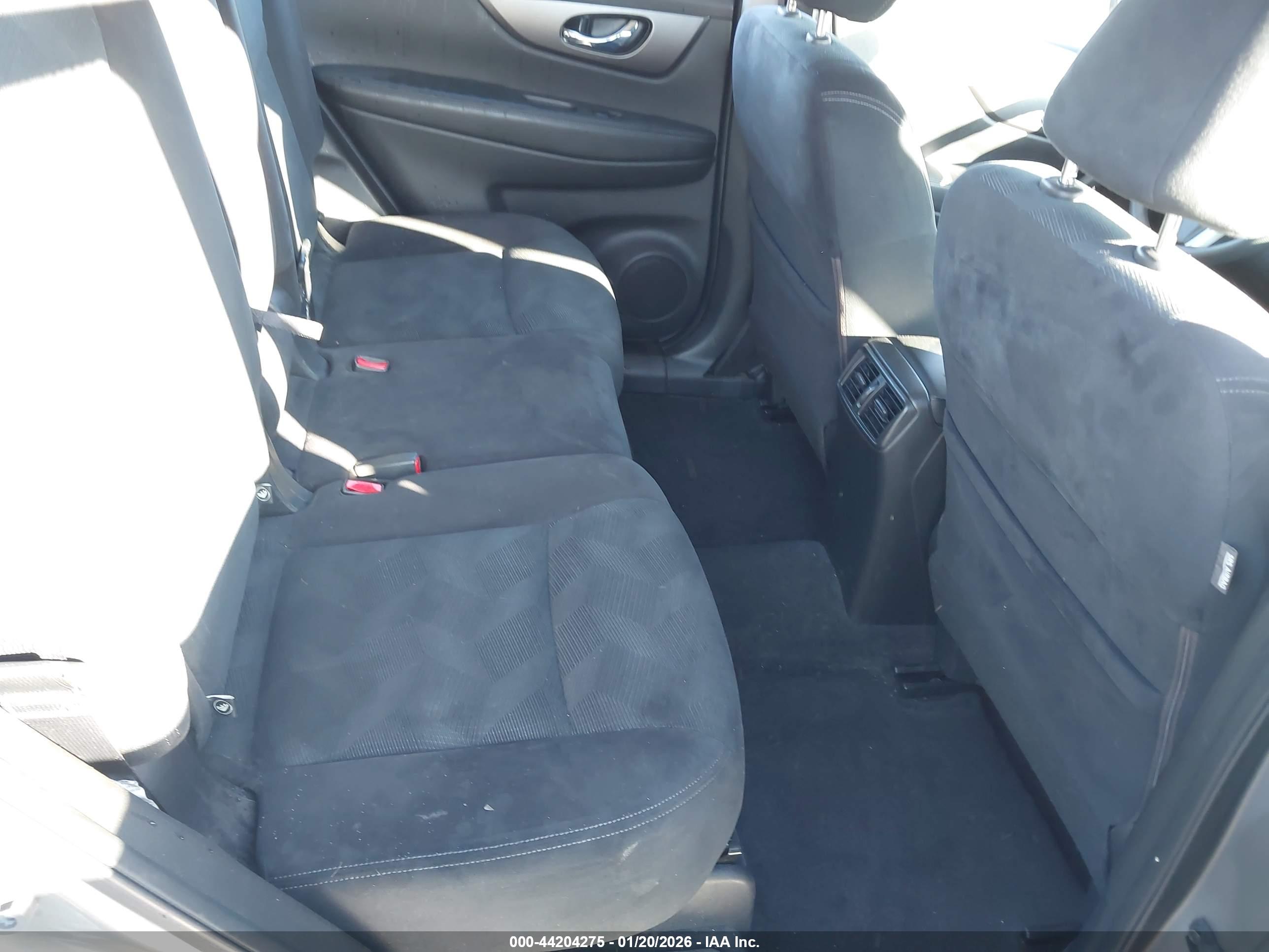 NISSAN ROGUE image 8