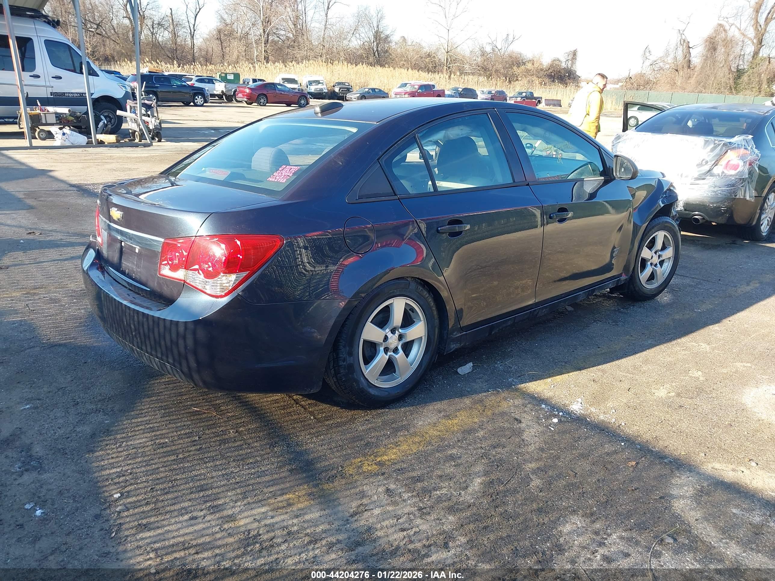 CHEVROLET CRUZE image 4