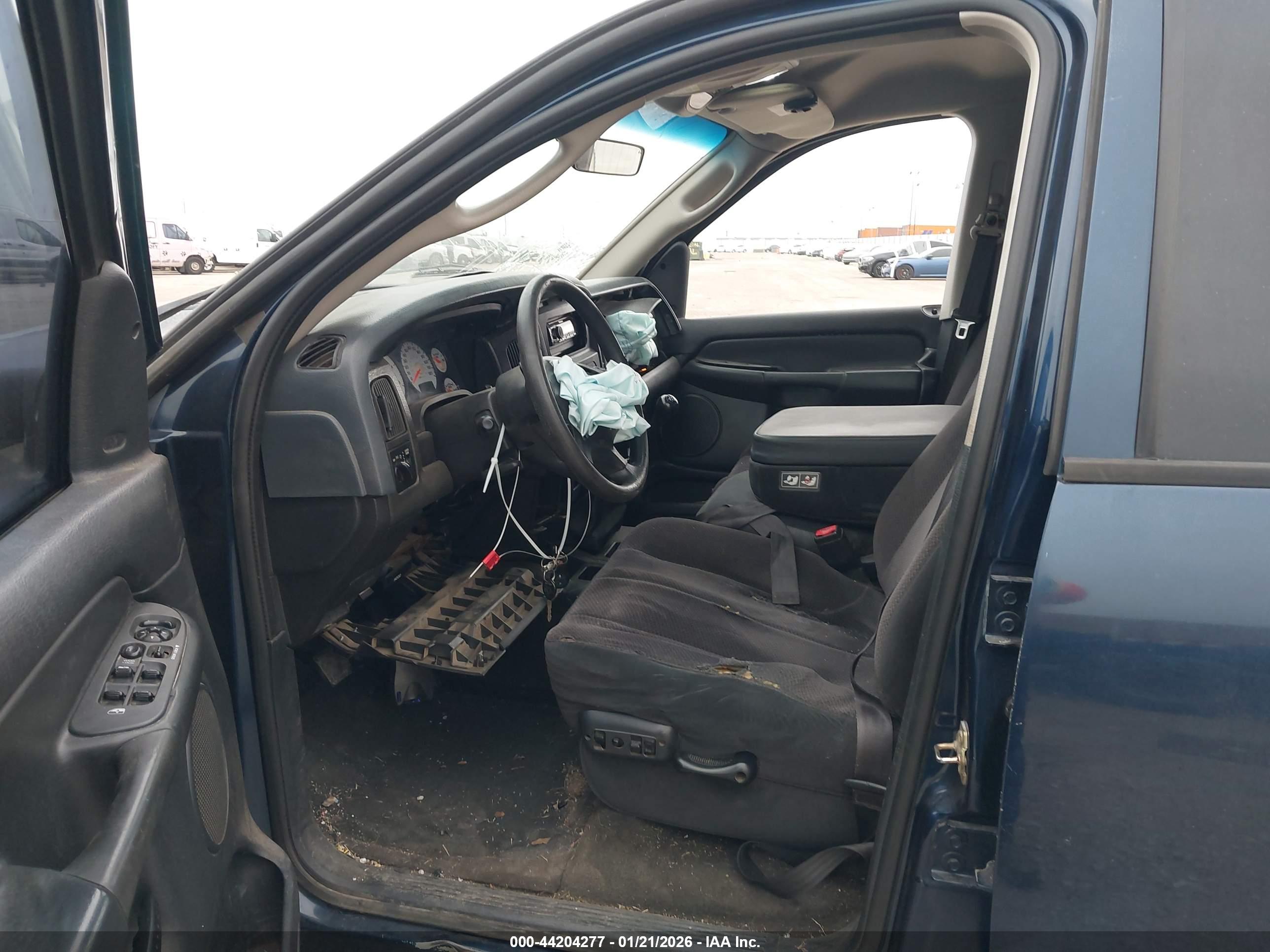 DODGE RAM image 7