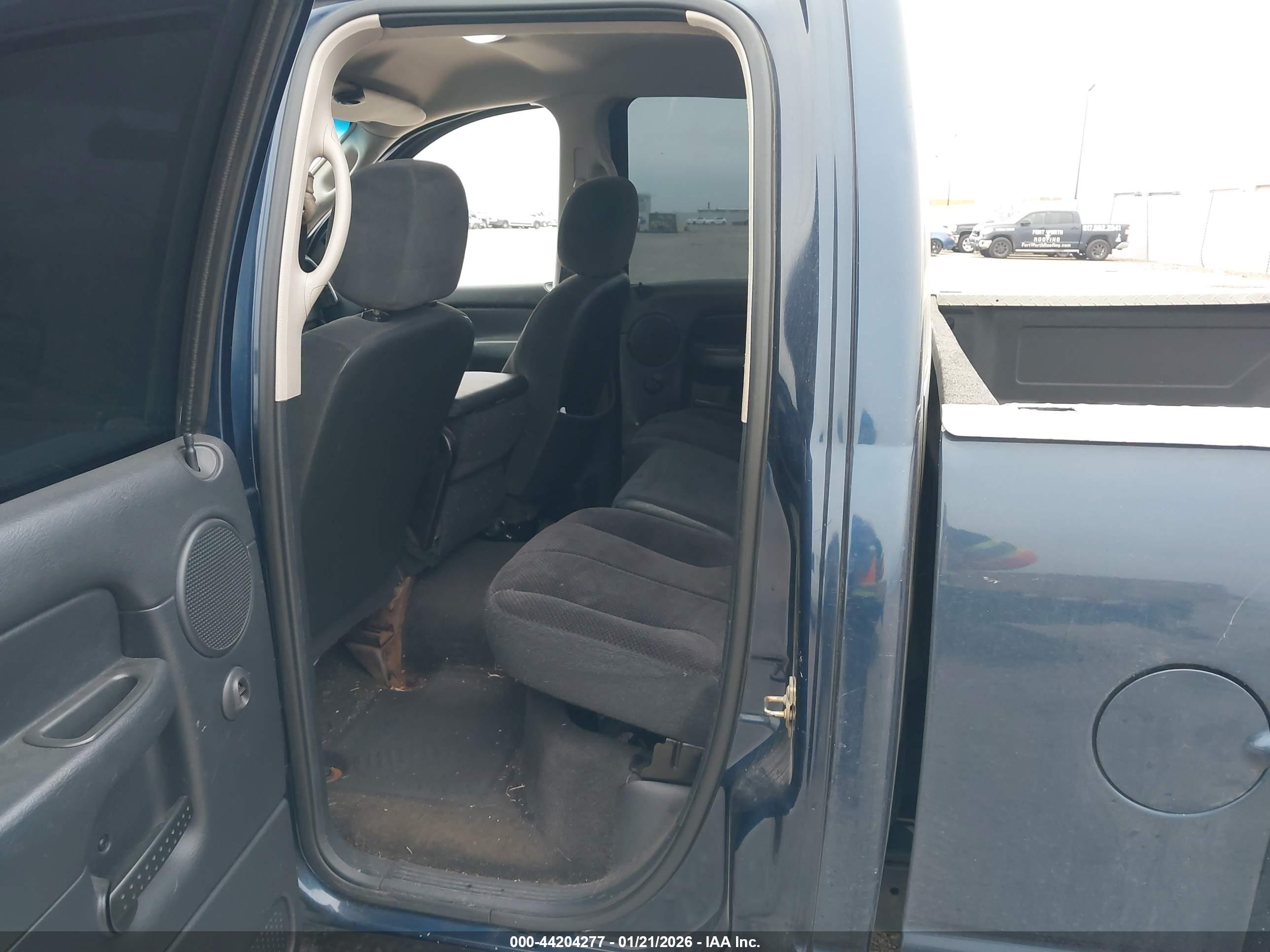 DODGE RAM image 8