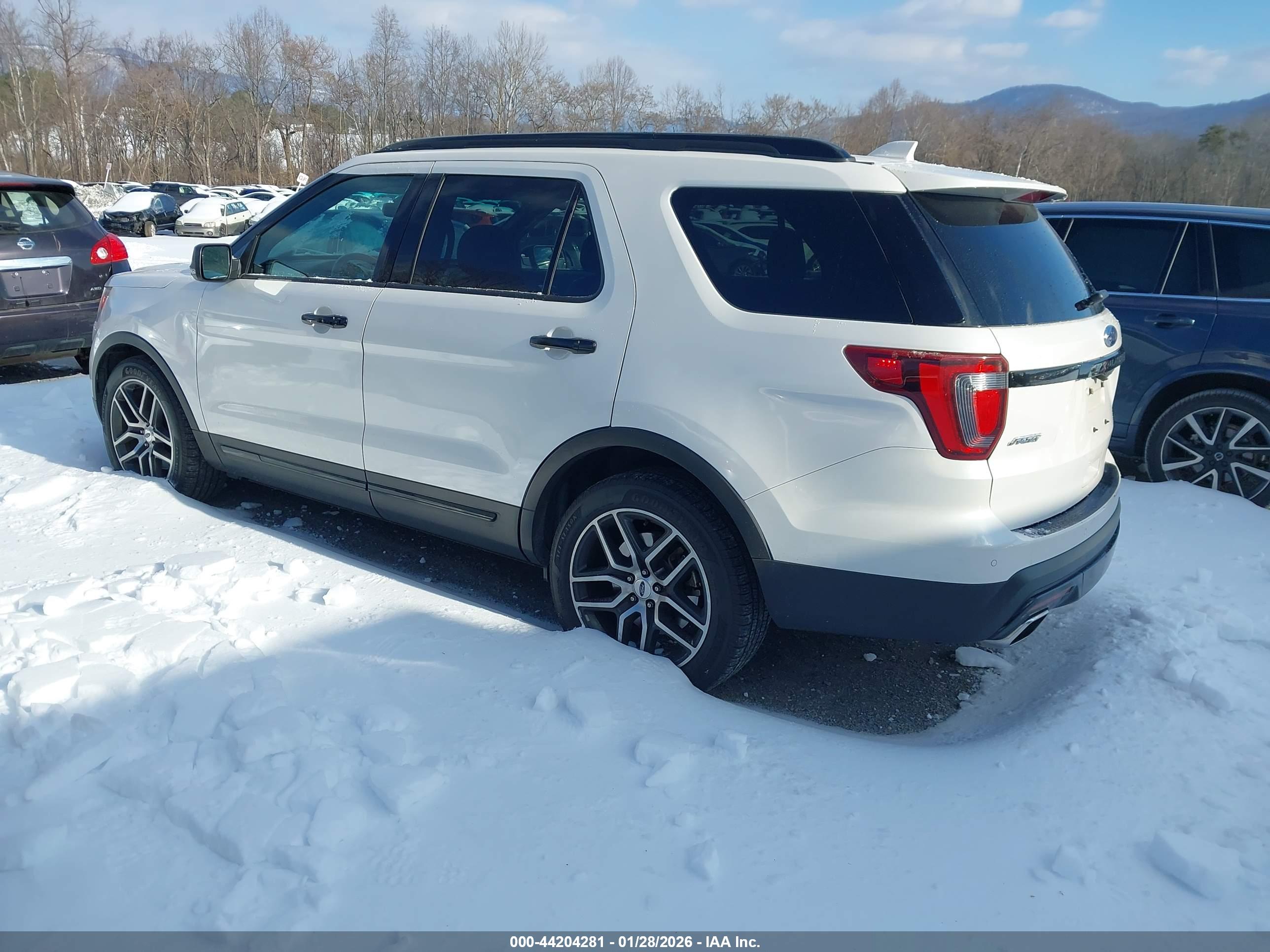 FORD EXPLORER image 3