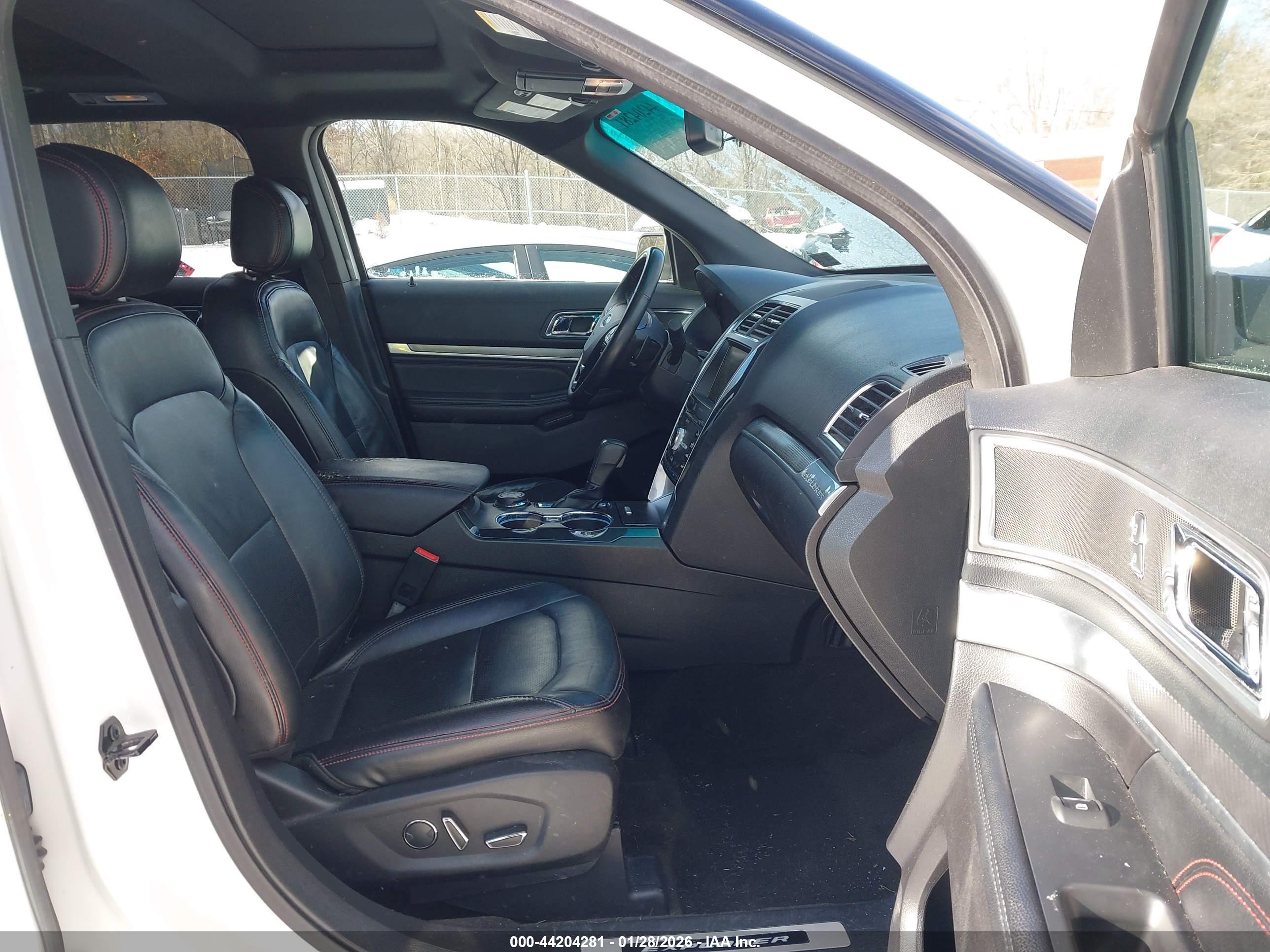 FORD EXPLORER image 5