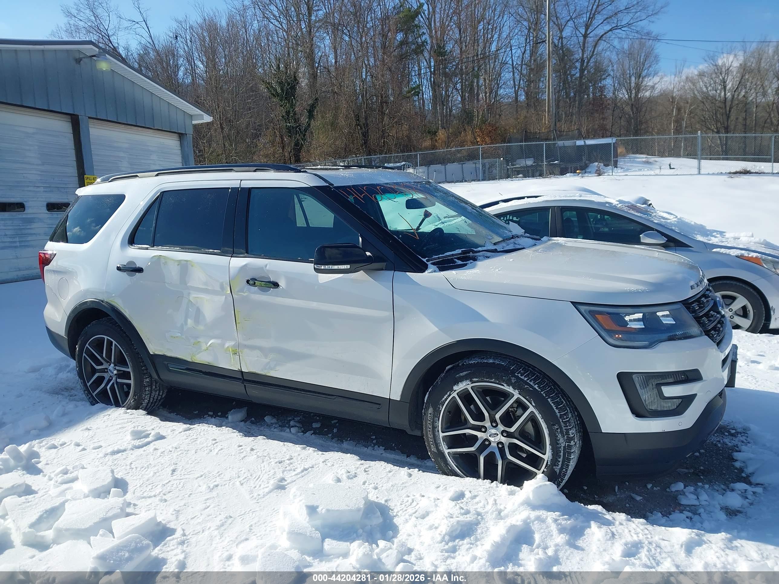 FORD EXPLORER image 6