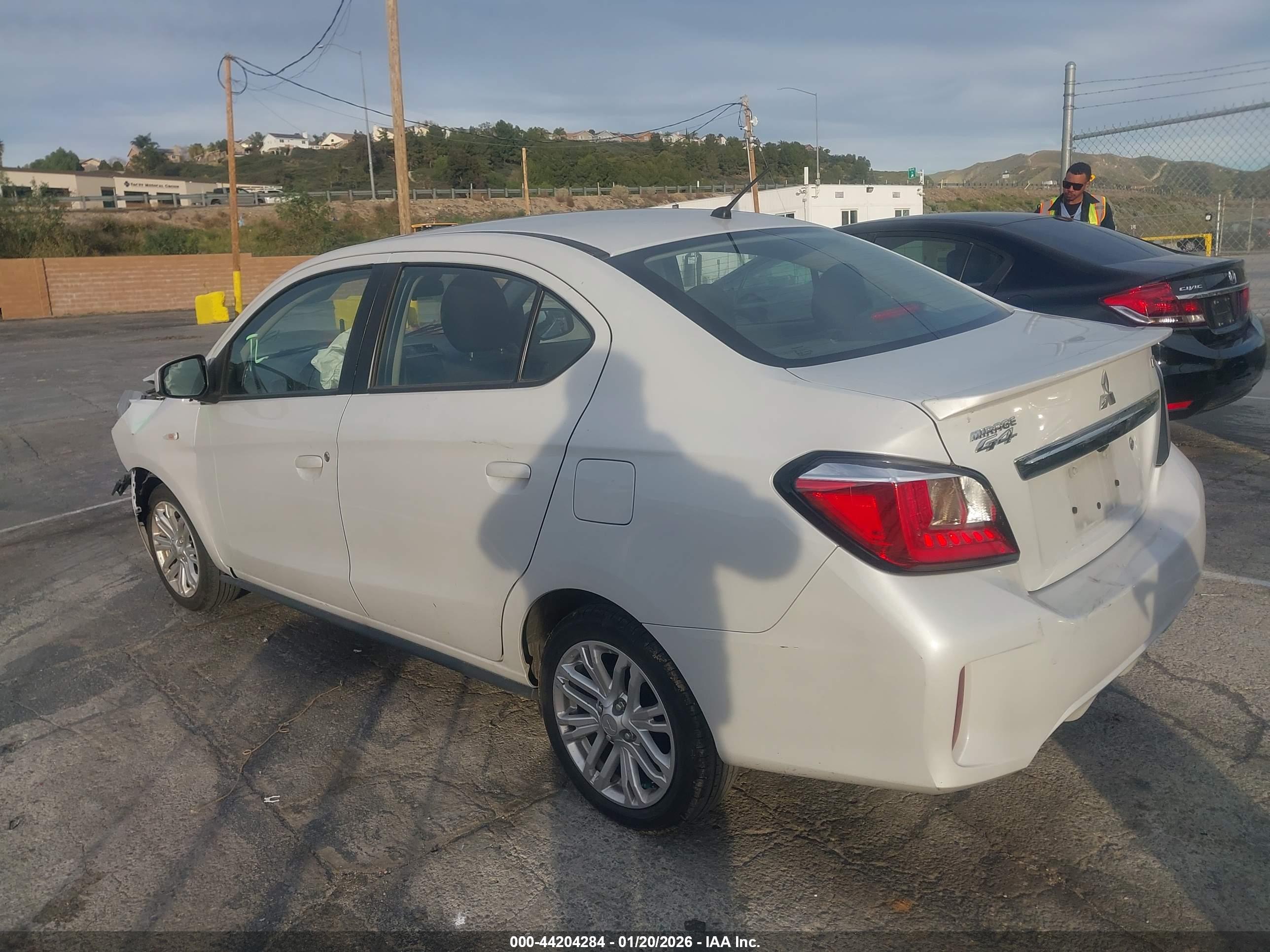 MITSUBISHI MIRAGE image 3