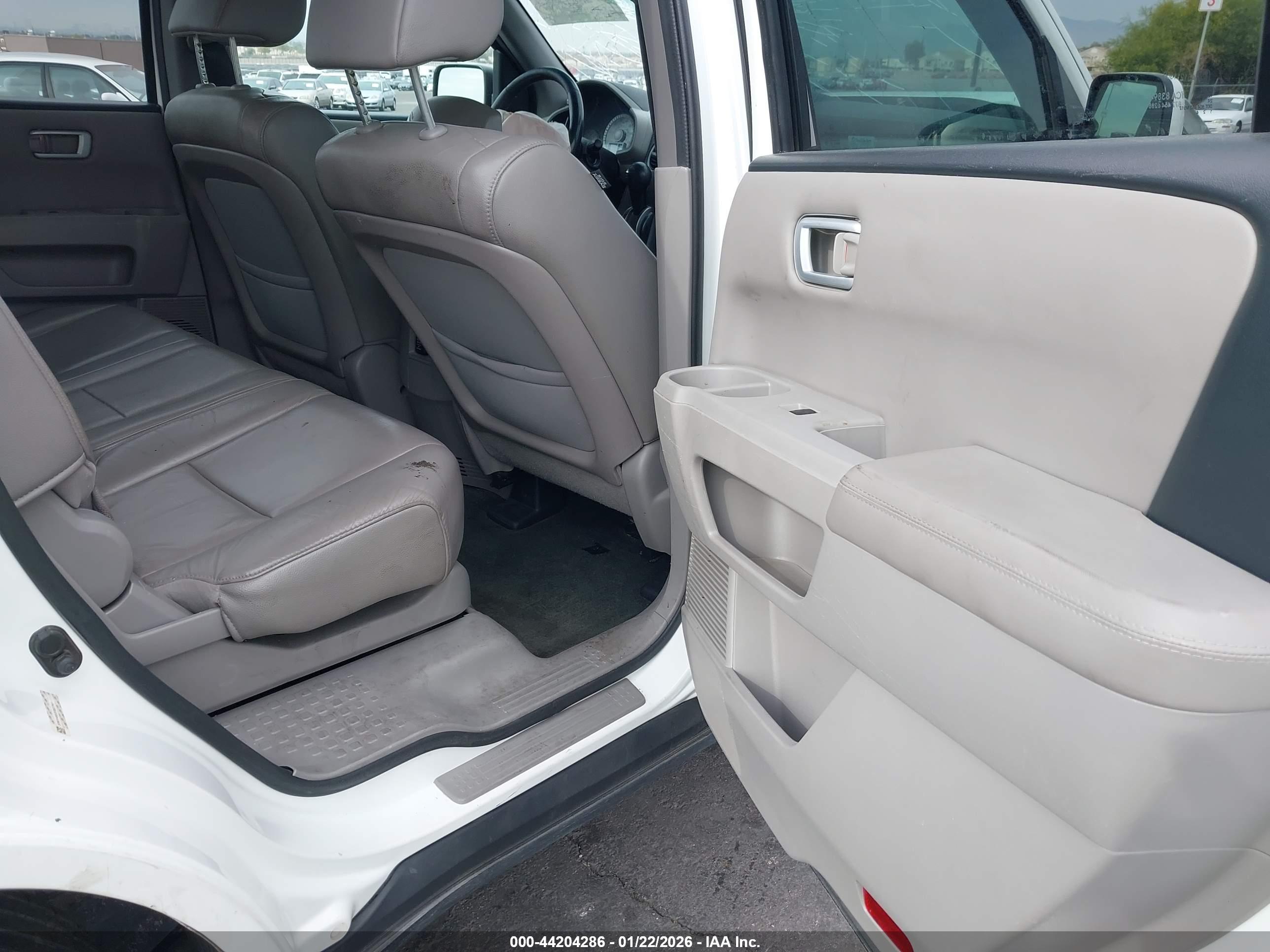 HONDA PILOT image 8