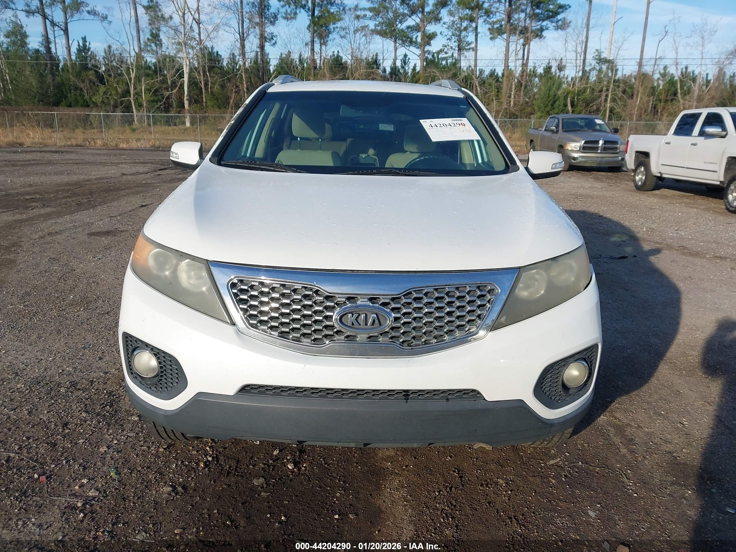 KIA SORENTO image 6