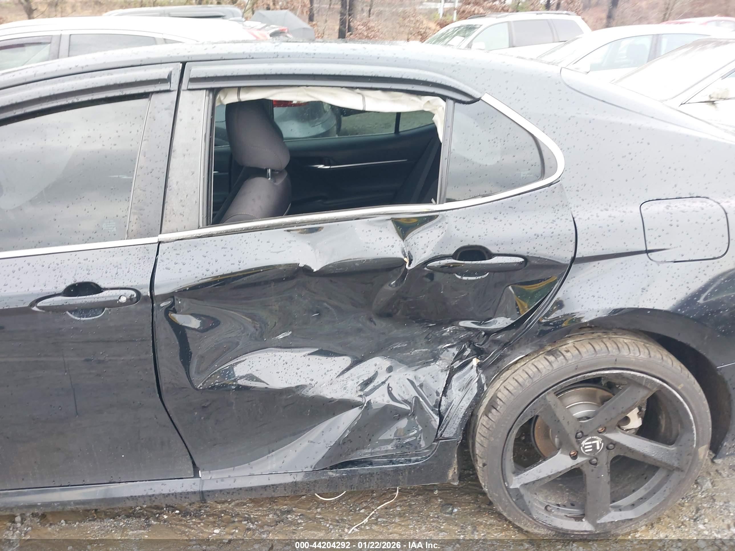 TOYOTA CAMRY image 6