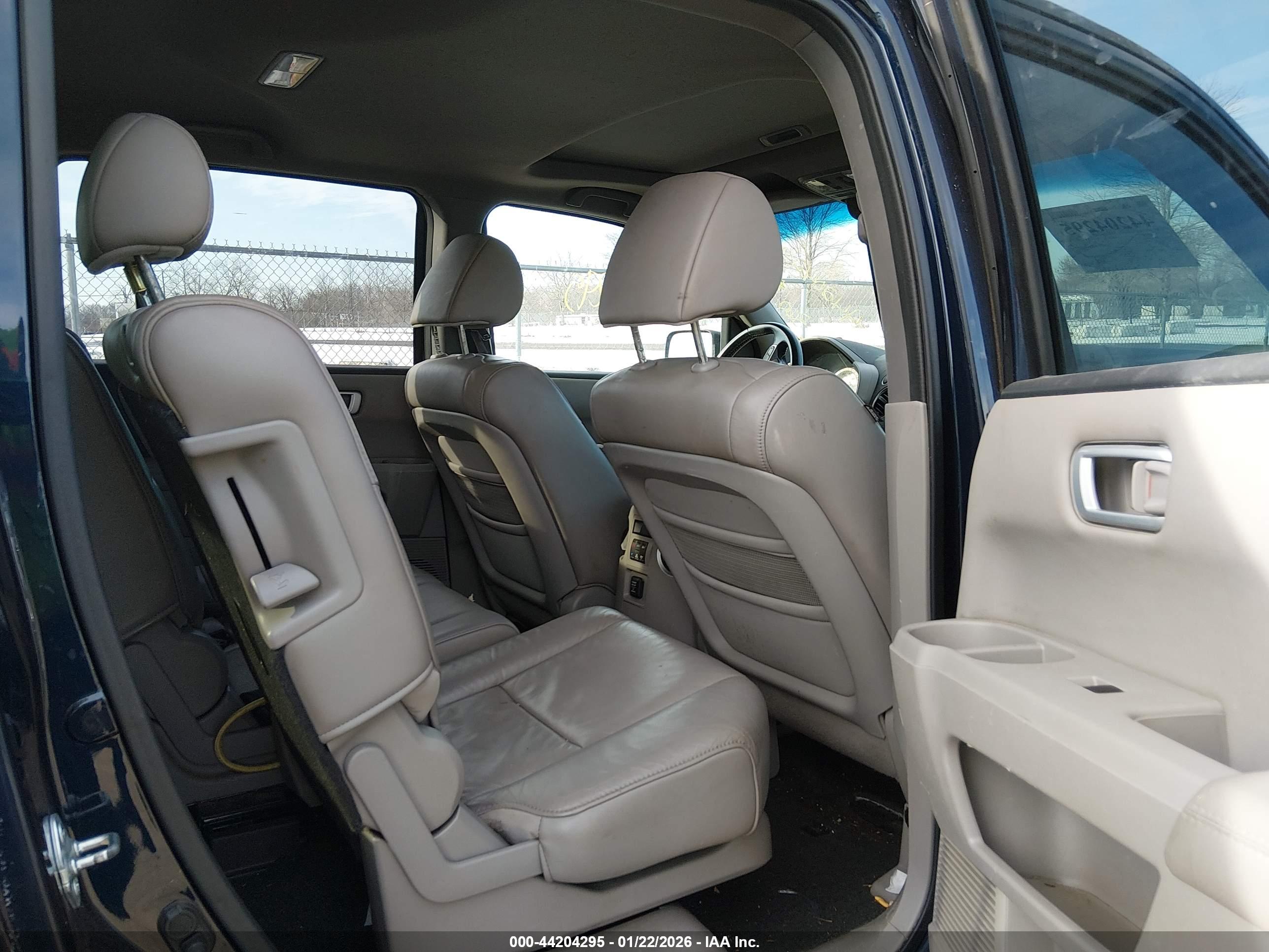 HONDA PILOT image 8