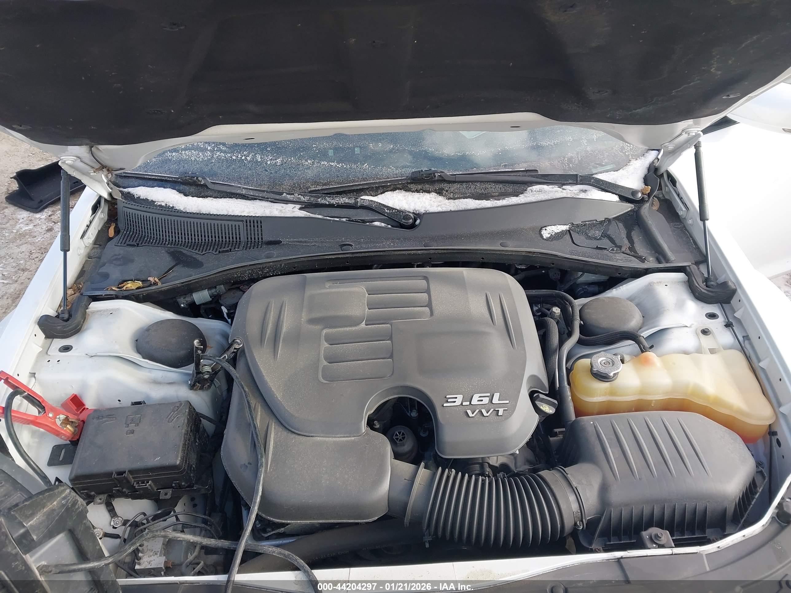 CHRYSLER 300 image 10