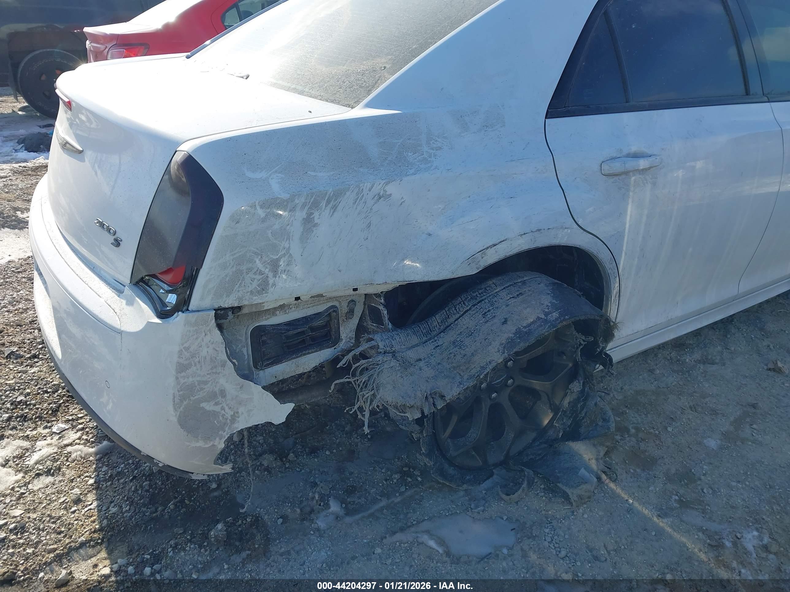 CHRYSLER 300 image 6