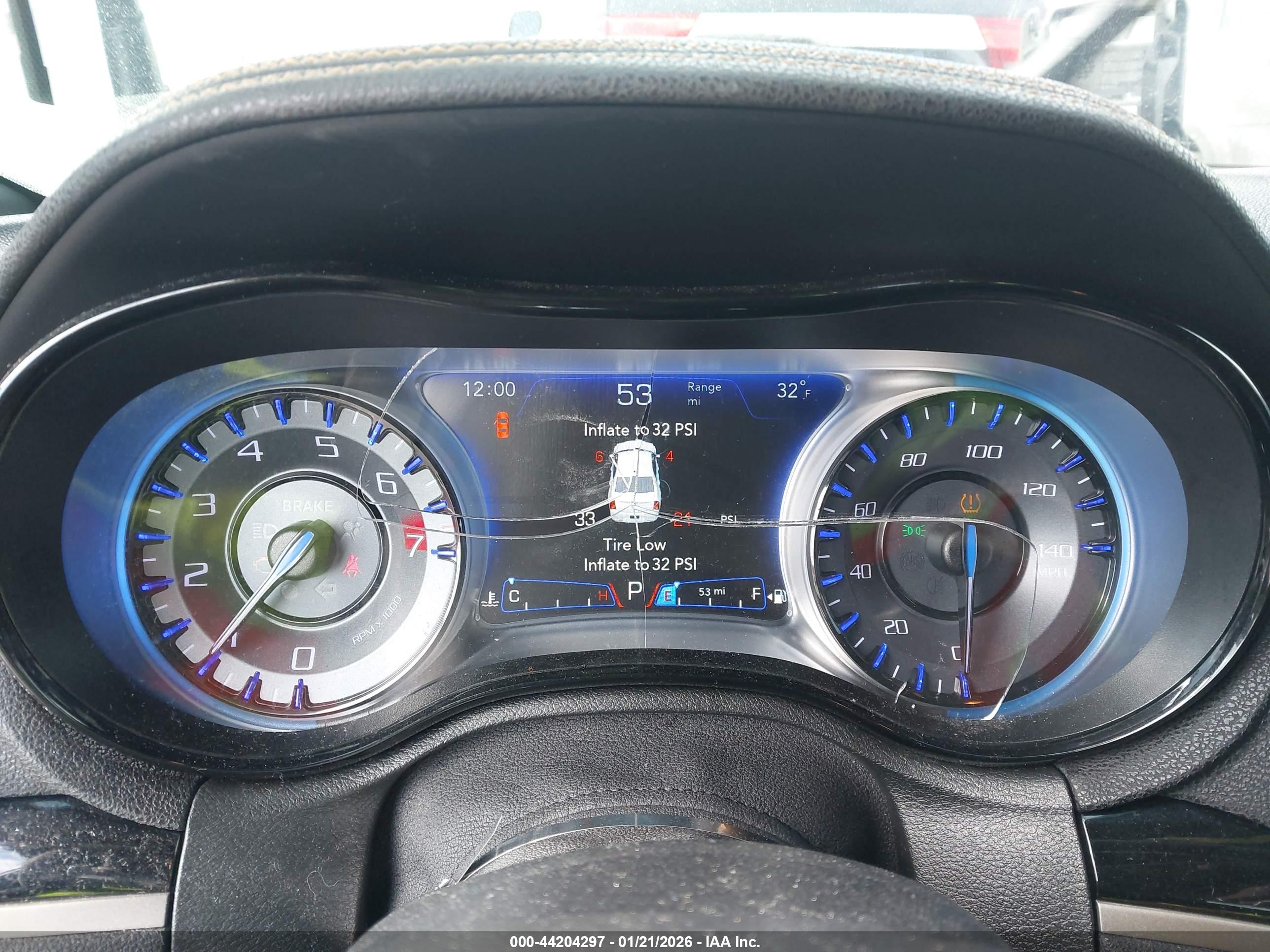 CHRYSLER 300 image 7