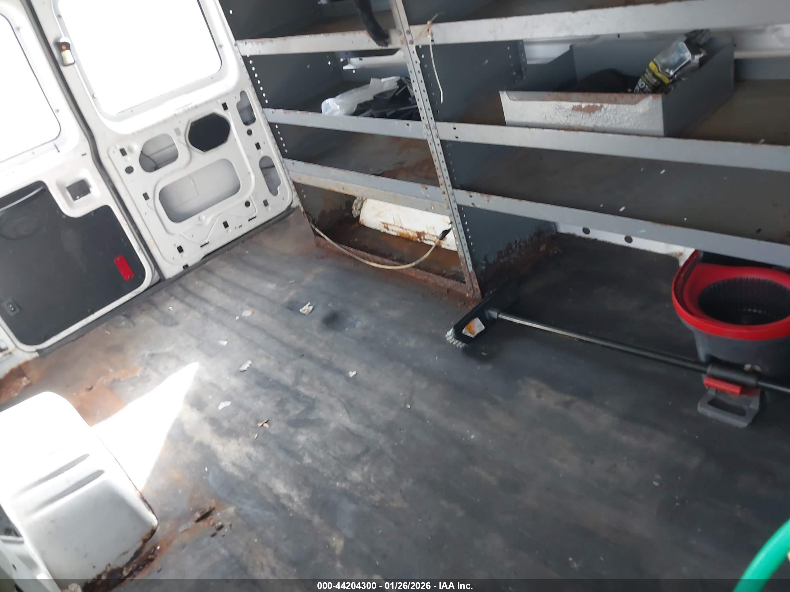 FORD E-150 image 8