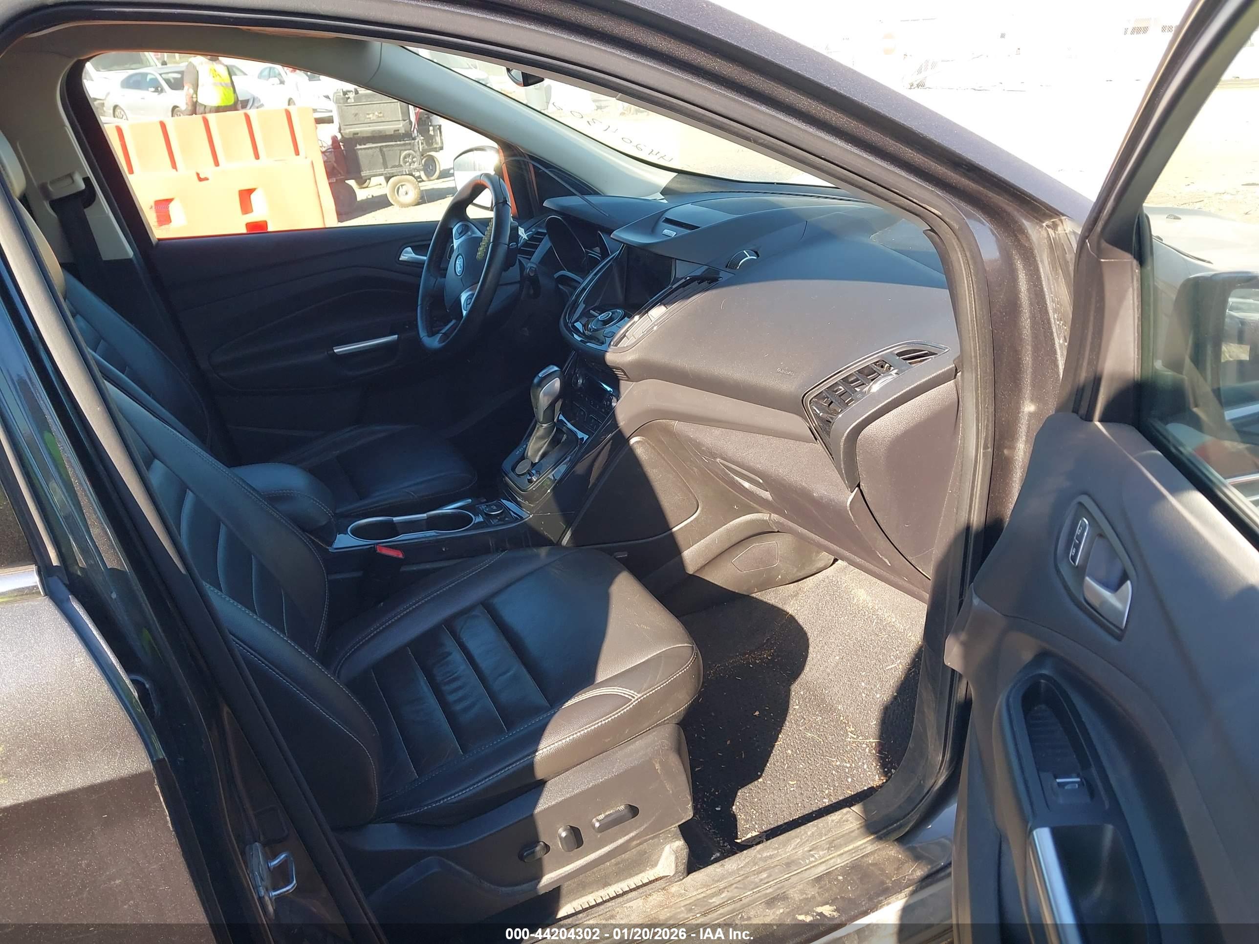 FORD ESCAPE image 5