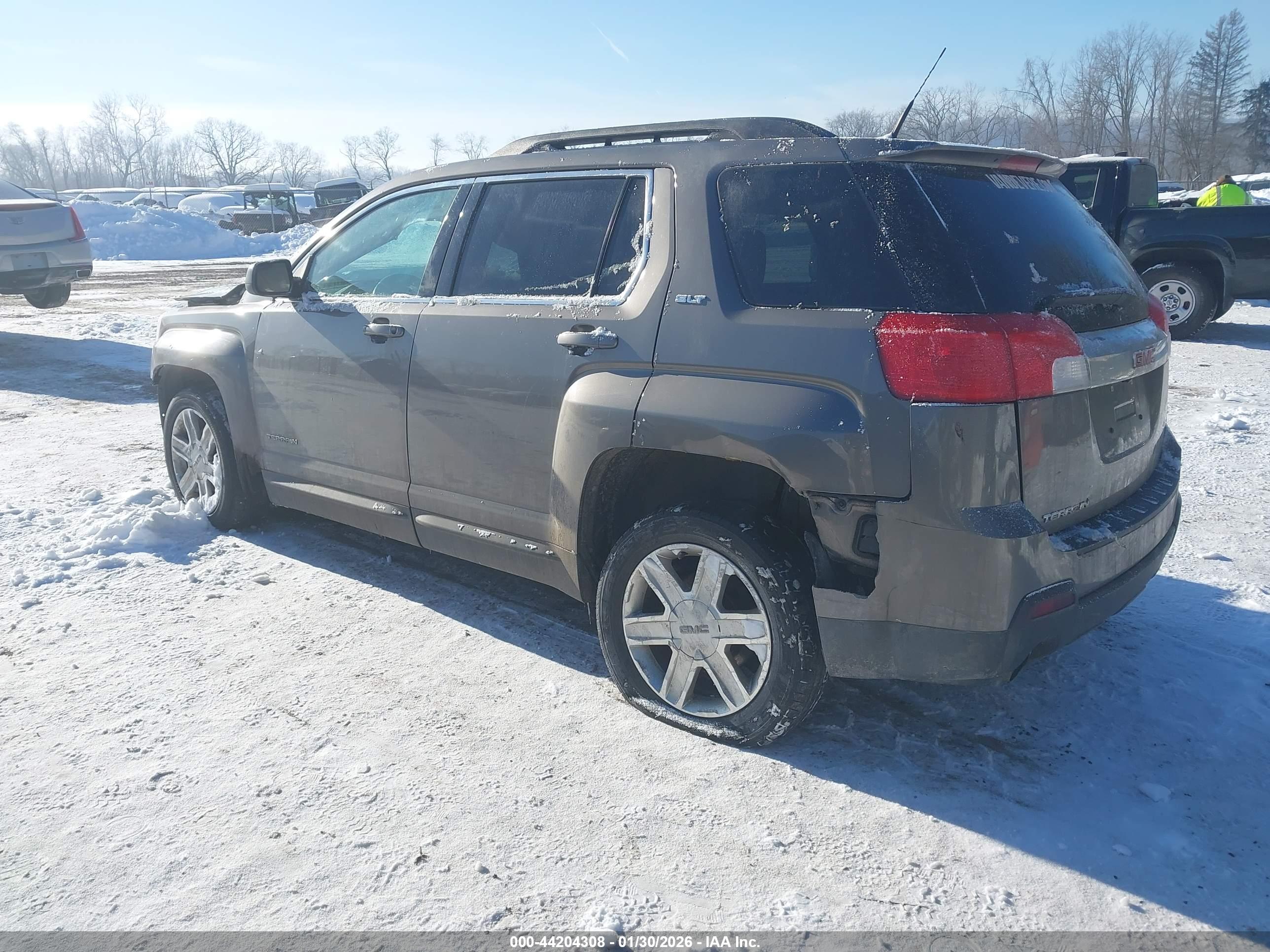 GMC TERRAIN image 3