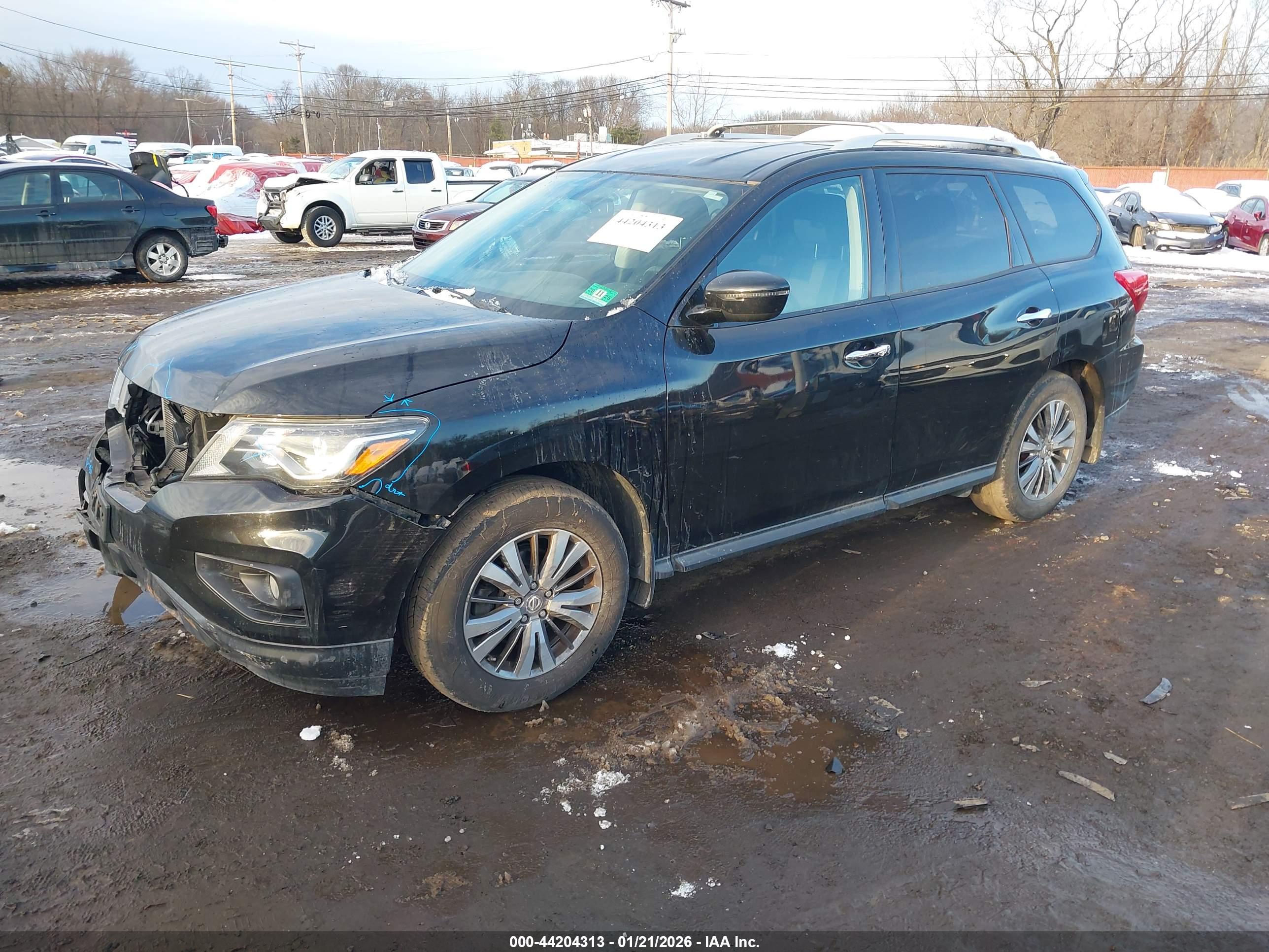 NISSAN PATHFINDER image 2