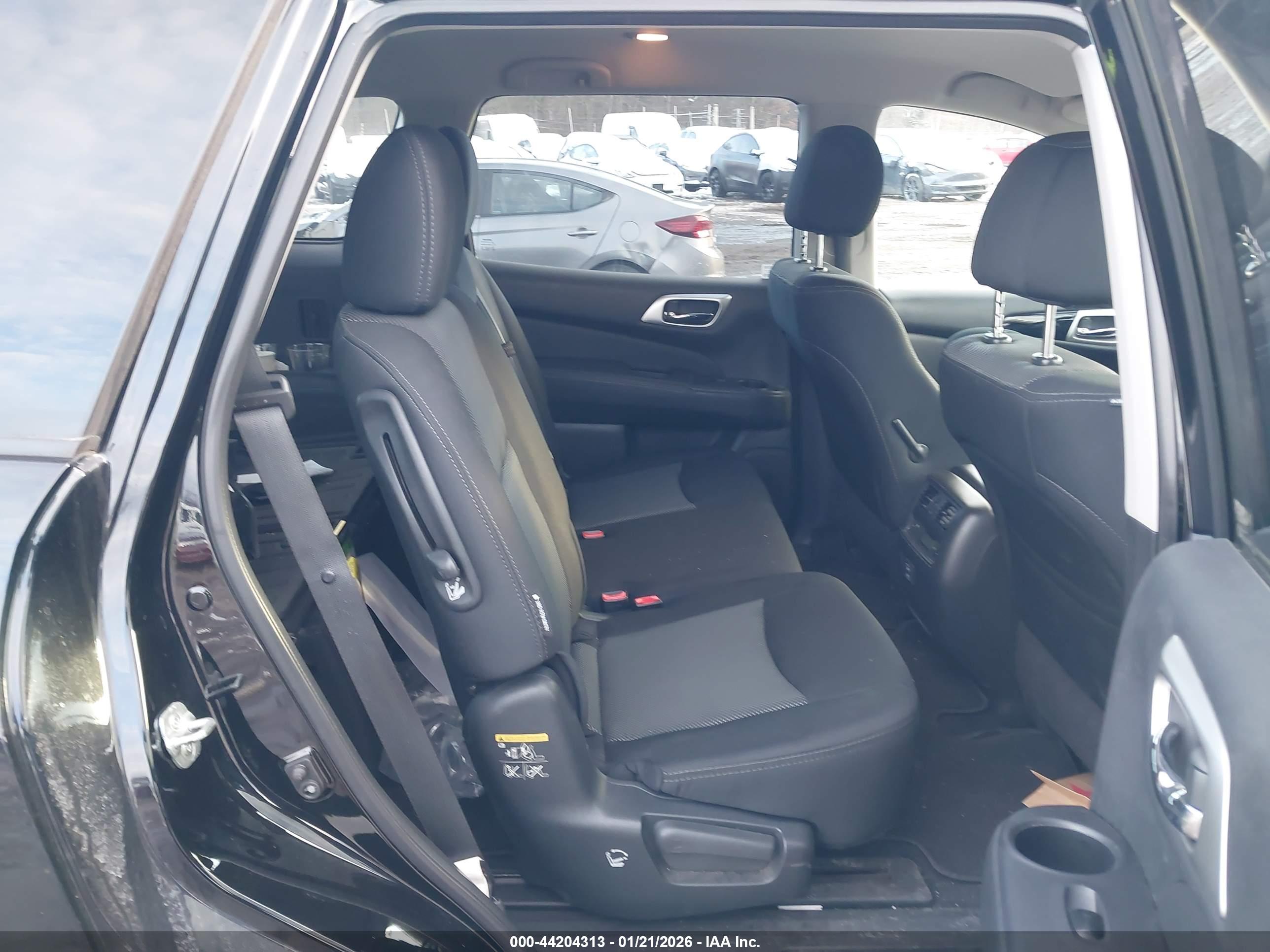 NISSAN PATHFINDER image 8