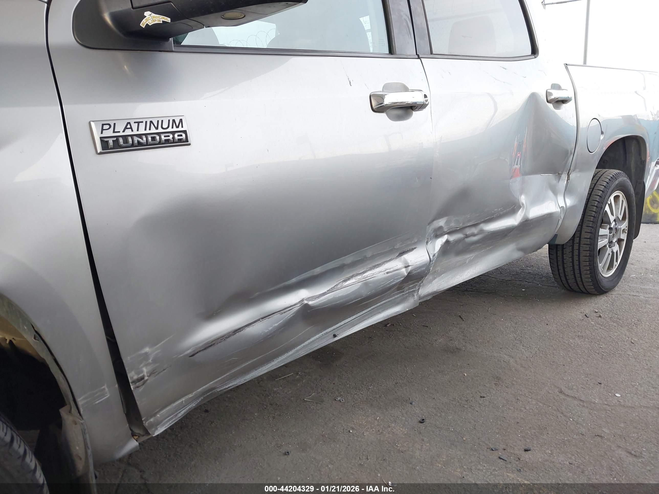 TOYOTA TUNDRA image 6