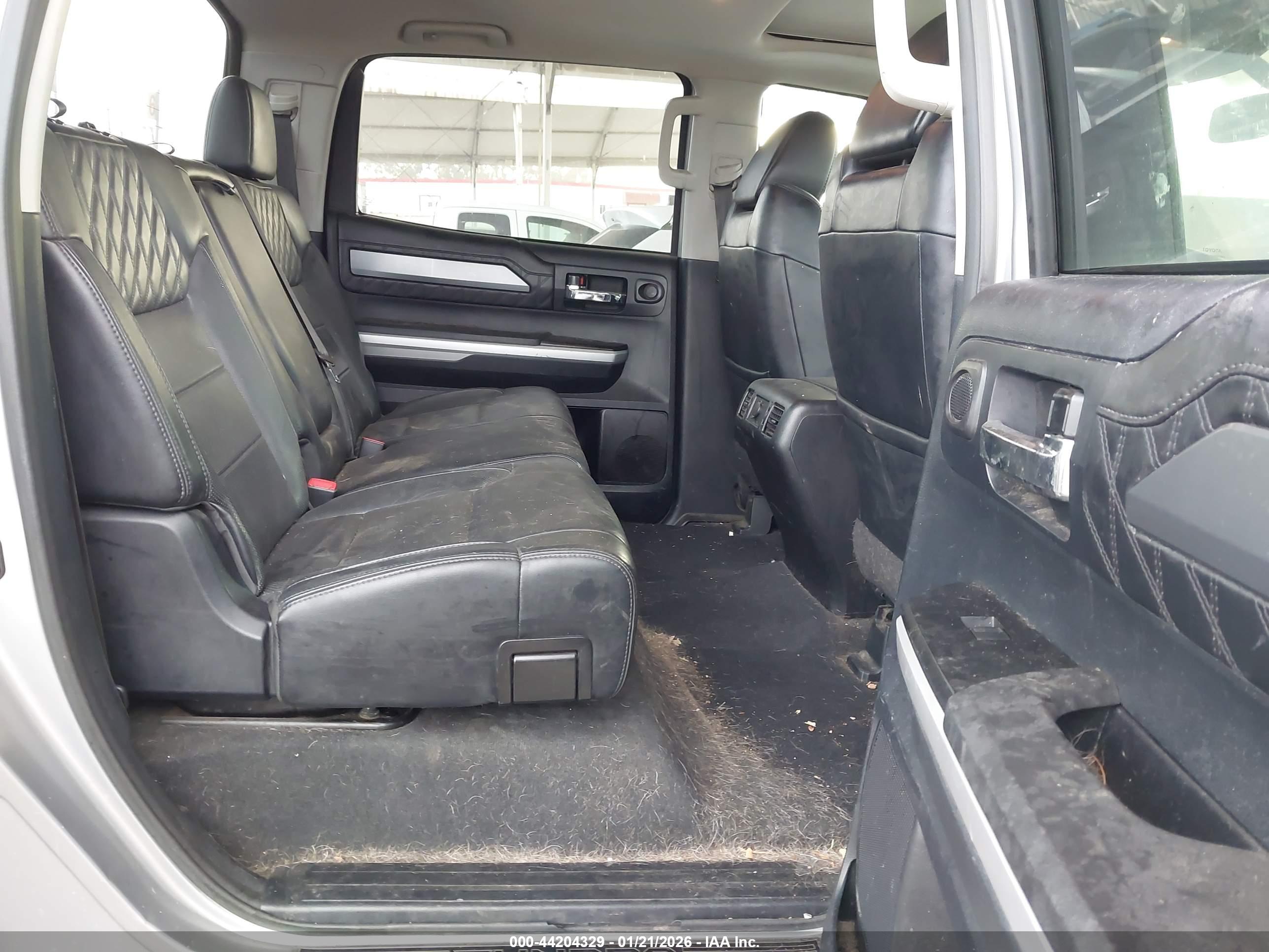 TOYOTA TUNDRA image 8