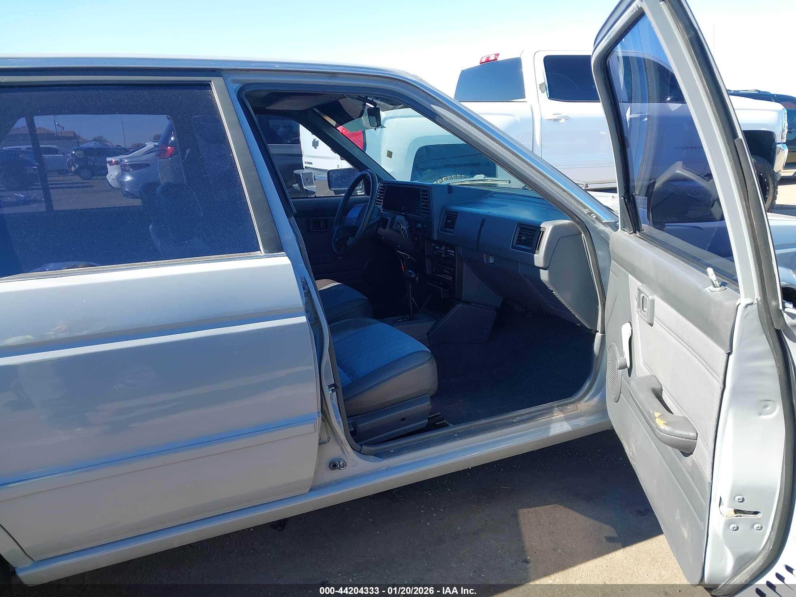 NISSAN SENTRA image 5